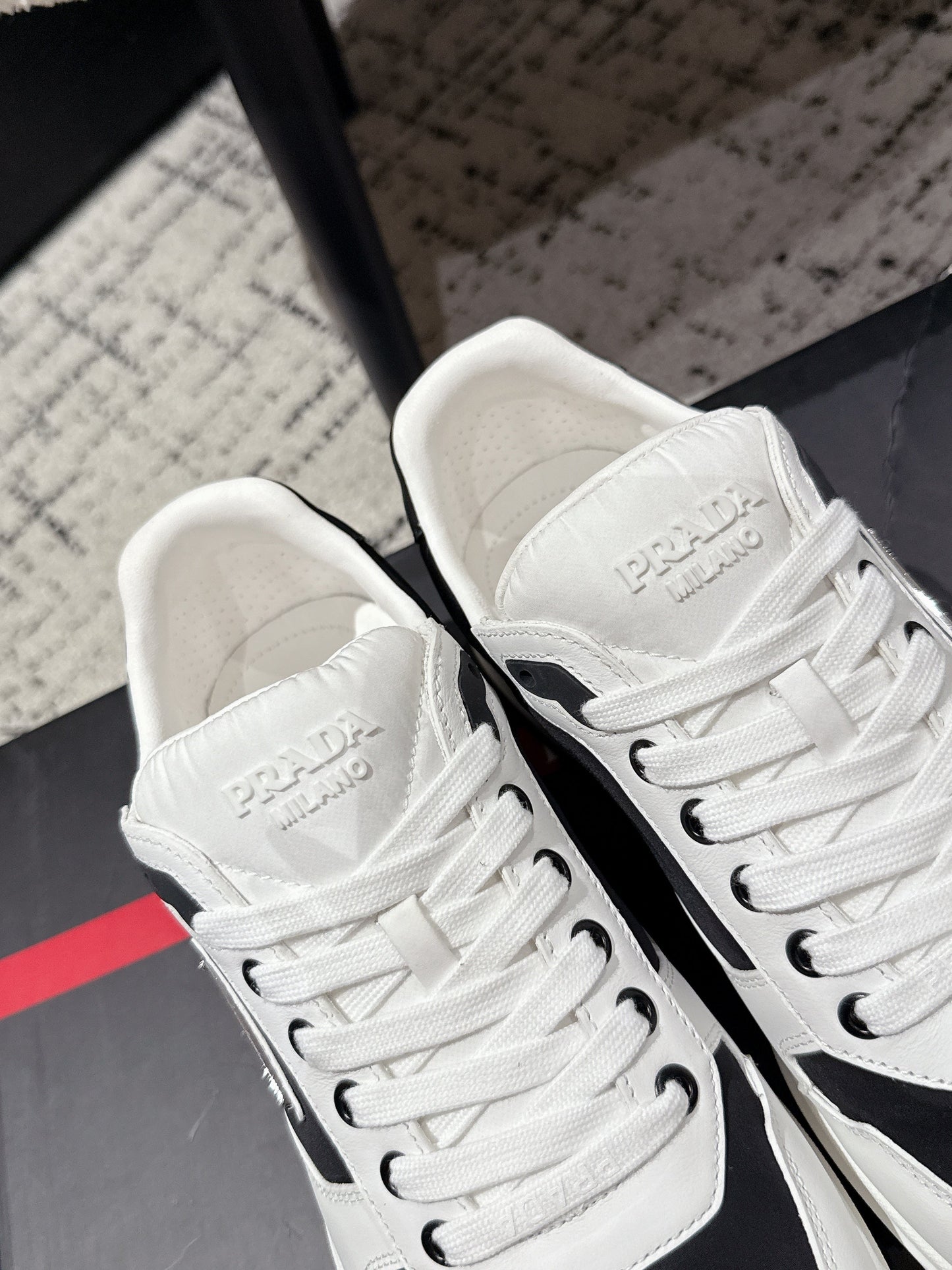 PRADA 25S MEN SNEAKERS LOGO IN WHITE AND BLACK NUBUCK AND CANVAS - 38