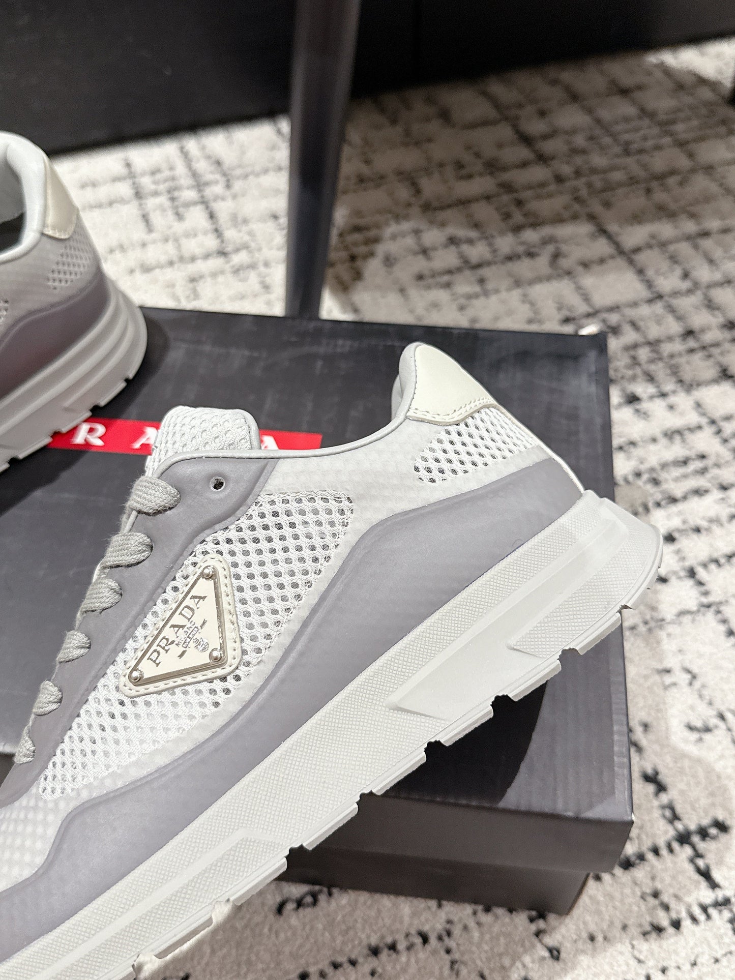 PRADA 25S MEN SNEAKERS IN GRAY AND WHITE CANVAS - 38
