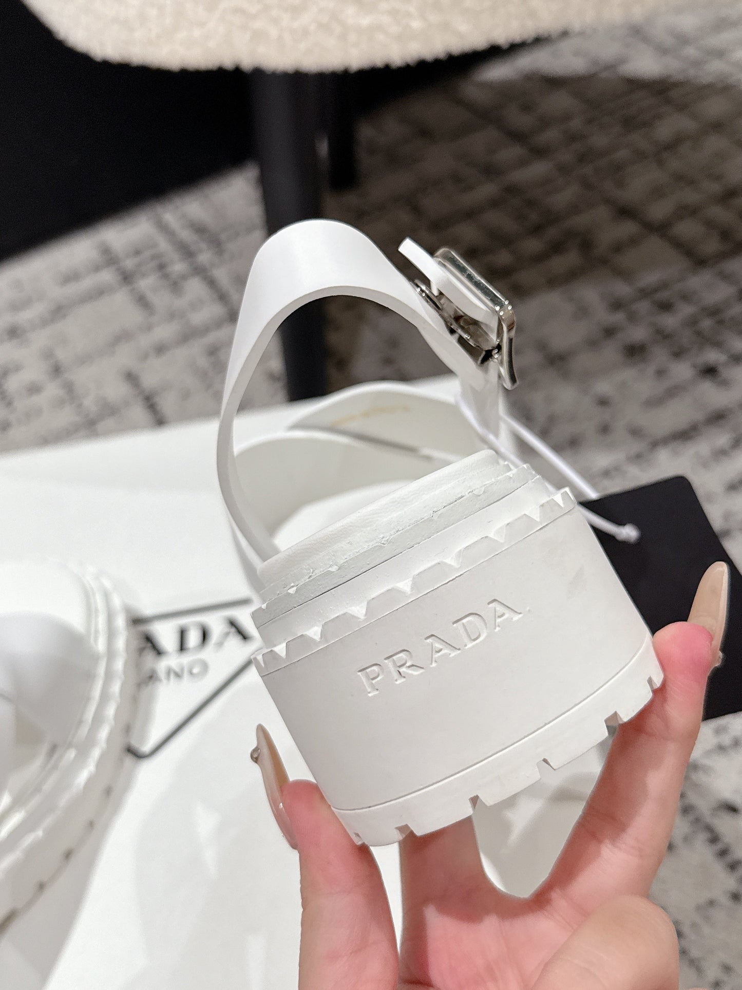 PRADA 25S CRISSCROSS SANDALS IN WHITE CALFSKIN LOGO - 35