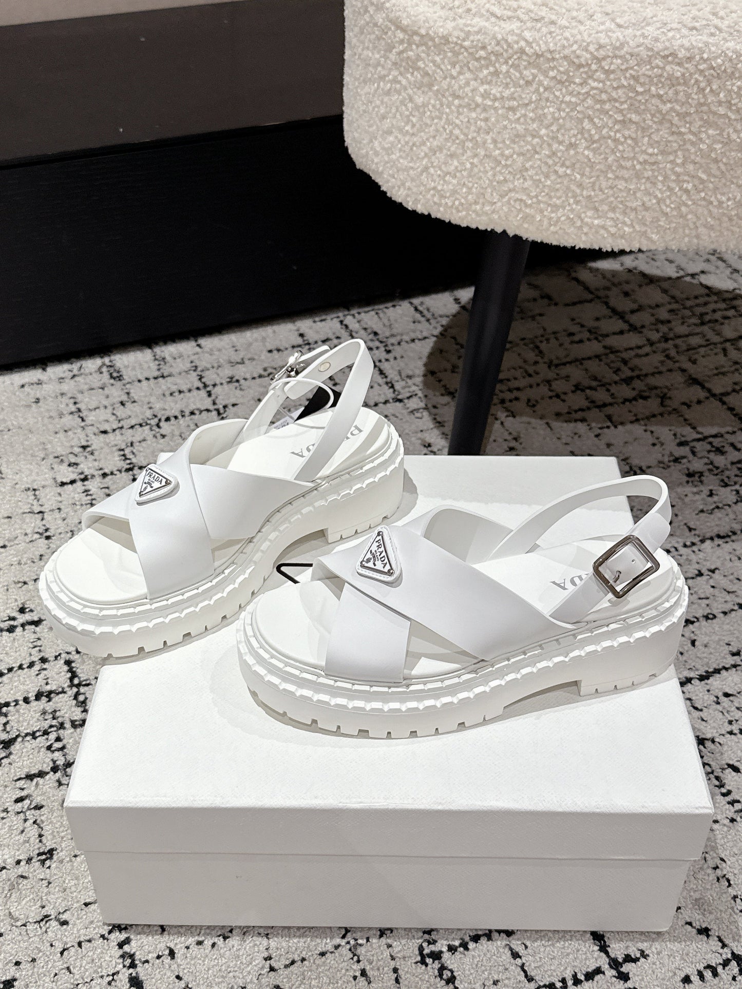 PRADA 25S CRISSCROSS SANDALS IN WHITE CALFSKIN LOGO - 35