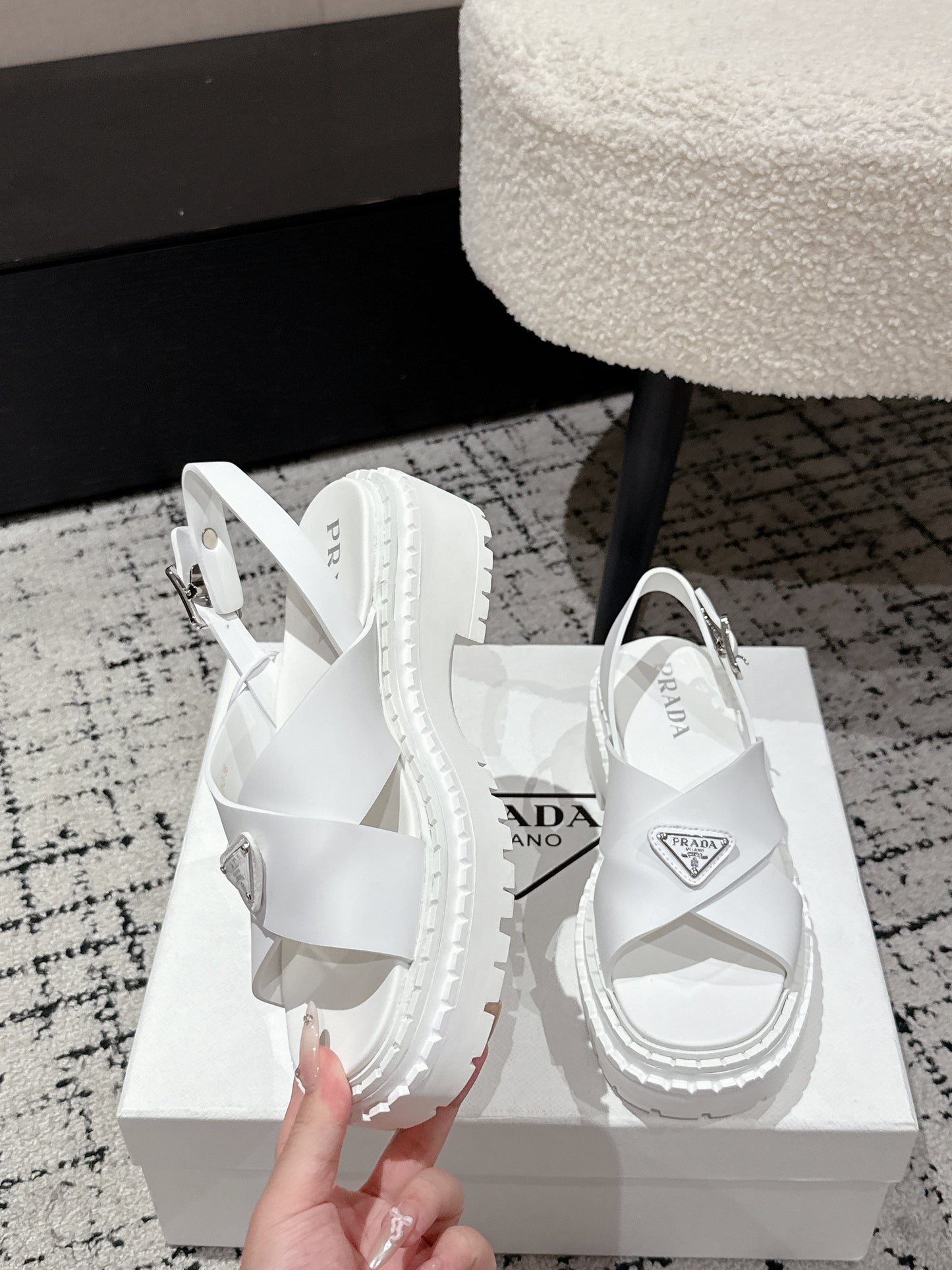 PRADA 25S CRISSCROSS SANDALS IN WHITE CALFSKIN LOGO - 35