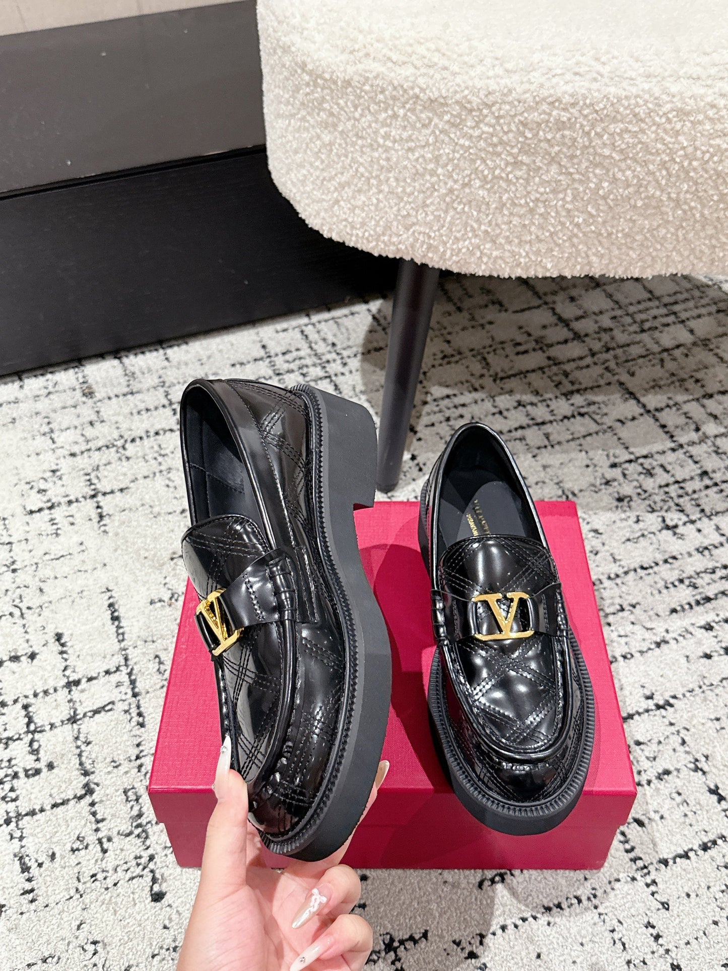 VLTN LOAFER 25S IN BLACK CALFSKIN WITH GOLD HARDWARE - 35