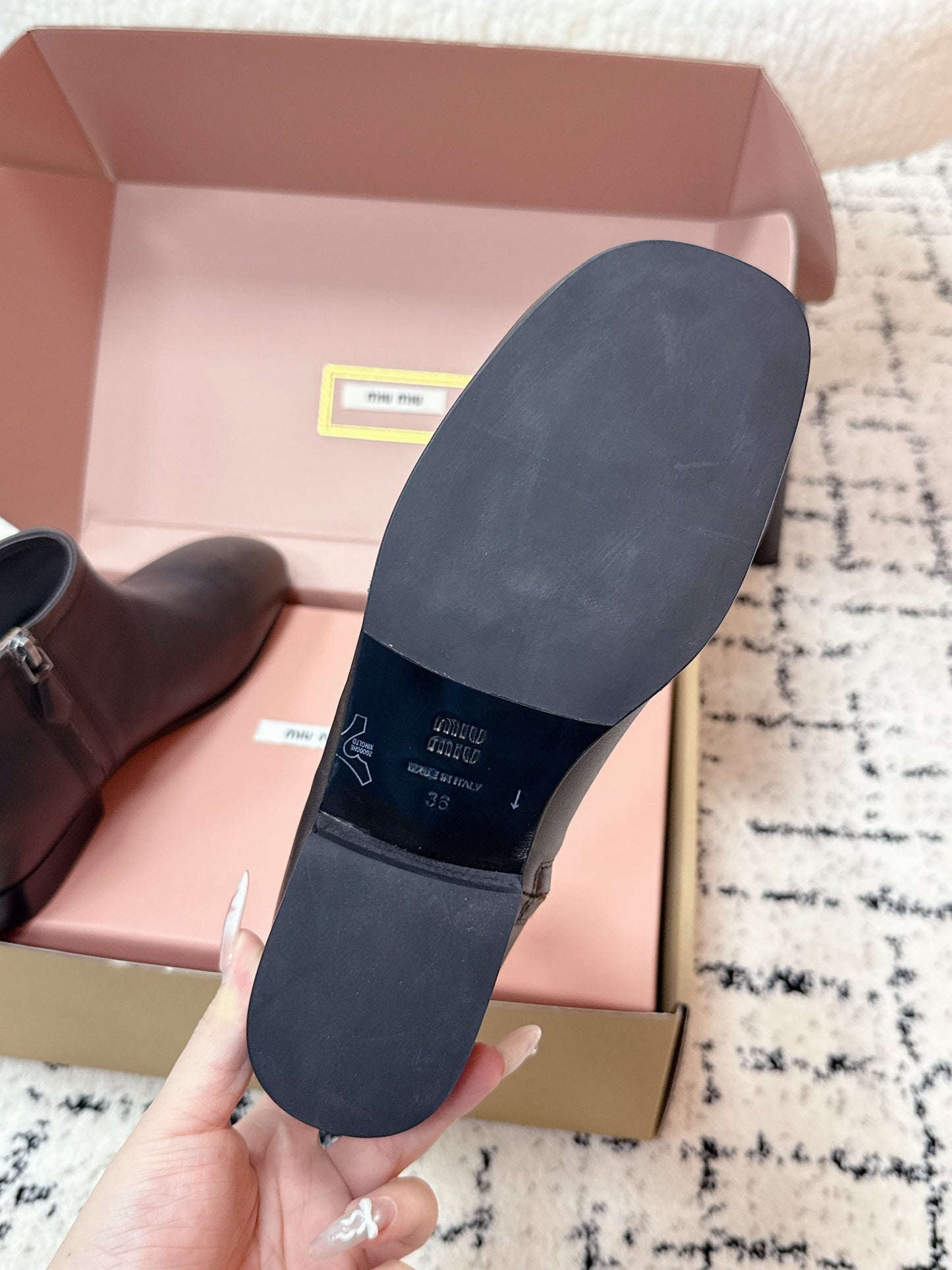 ЧЕРЕВИКИ MIUMIU 26S З ТЕМНО-КОРИЧНЕВОЇ ТЕЛЯЧОЇ ШКІРИ FUME