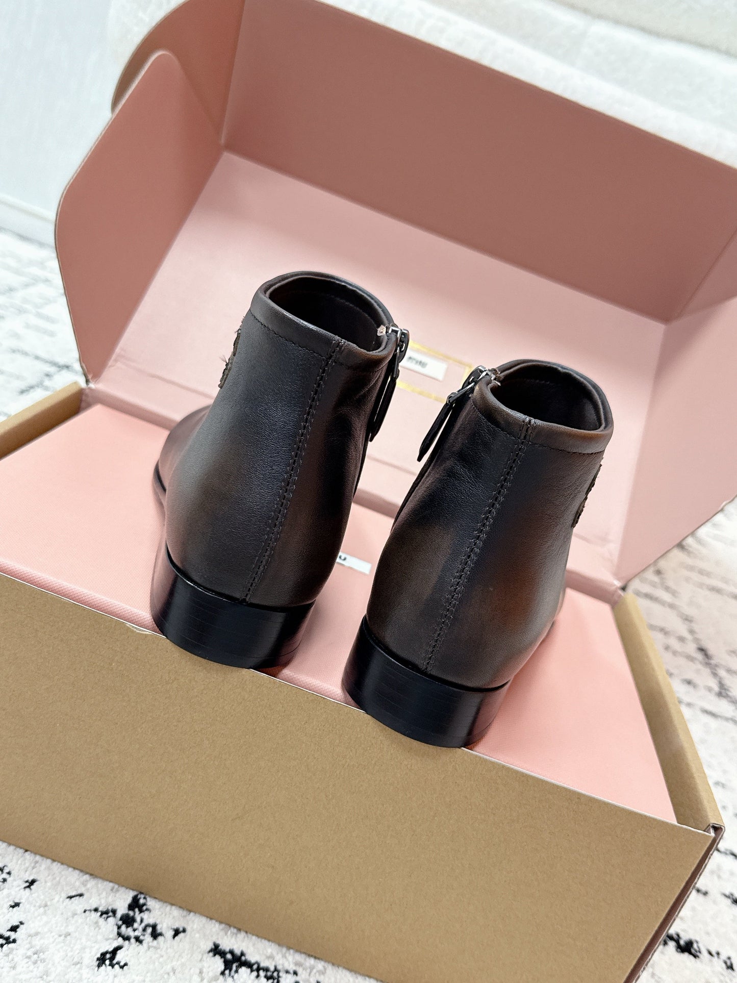 ЧЕРЕВИКИ MIUMIU 26S З ТЕМНО-КОРИЧНЕВОЇ ТЕЛЯЧОЇ ШКІРИ FUME