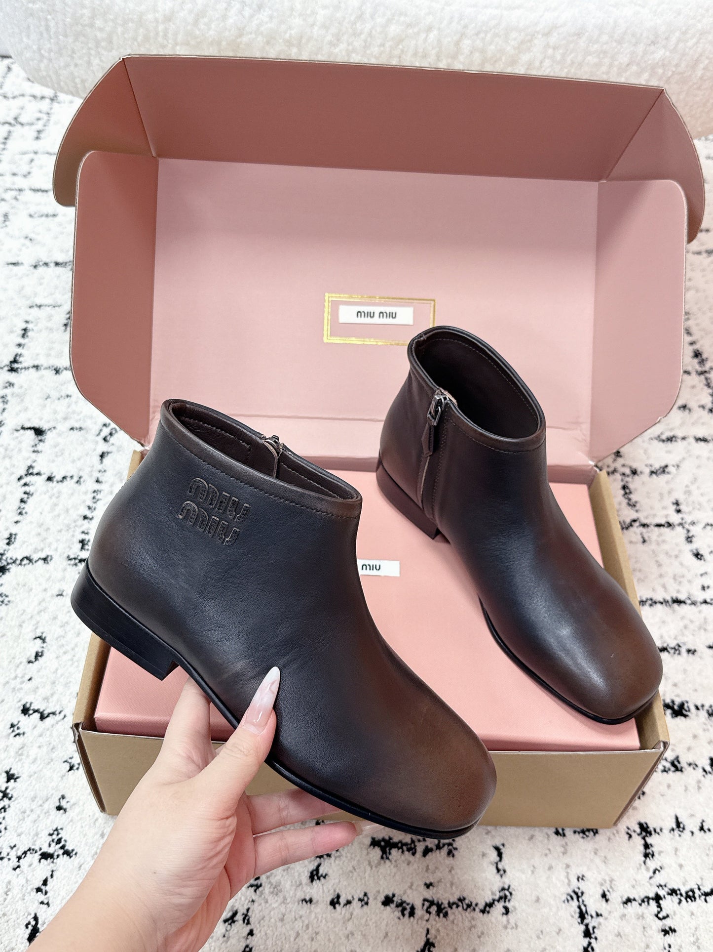 ЧЕРЕВИКИ MIUMIU 26S З ТЕМНО-КОРИЧНЕВОЇ ТЕЛЯЧОЇ ШКІРИ FUME