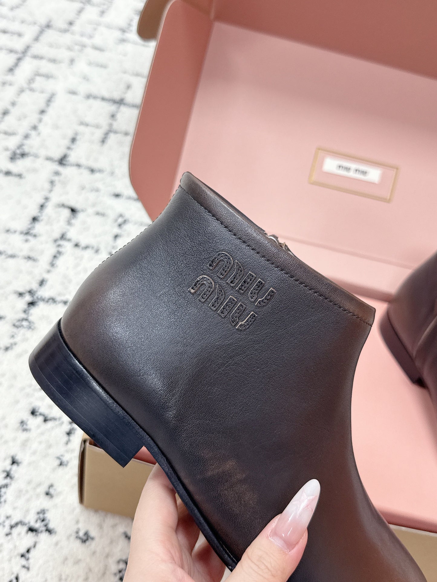 ЧЕРЕВИКИ MIUMIU 26S З ТЕМНО-КОРИЧНЕВОЇ ТЕЛЯЧОЇ ШКІРИ FUME