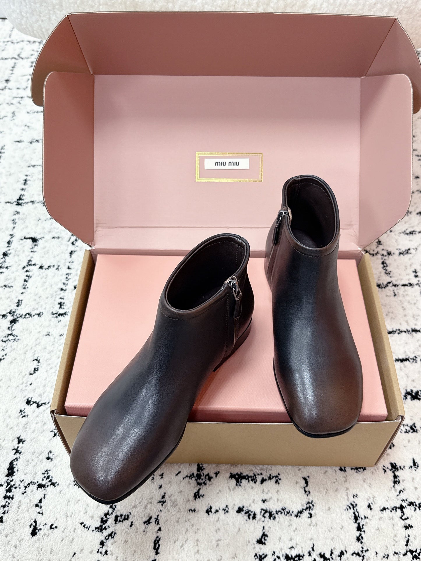 ЧЕРЕВИКИ MIUMIU 26S З ТЕМНО-КОРИЧНЕВОЇ ТЕЛЯЧОЇ ШКІРИ FUME