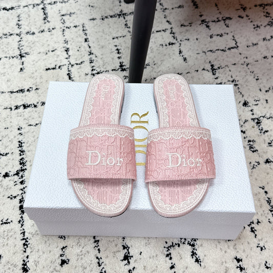 ШЛЬОПАНЦІ DIOR 26S СВІТЛО-РОЖЕВОГО КОЛЬОРУ З ТИСНЕНОЮ ВИШИВКОЮ OBLIQUE З МЕРЕЖИВА