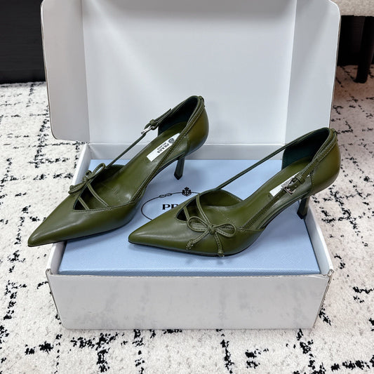 Високі туфлі-човники PRADA 26S з загостреним носком, 75 мм, з темно-оливкової телячої шкіри з бантом