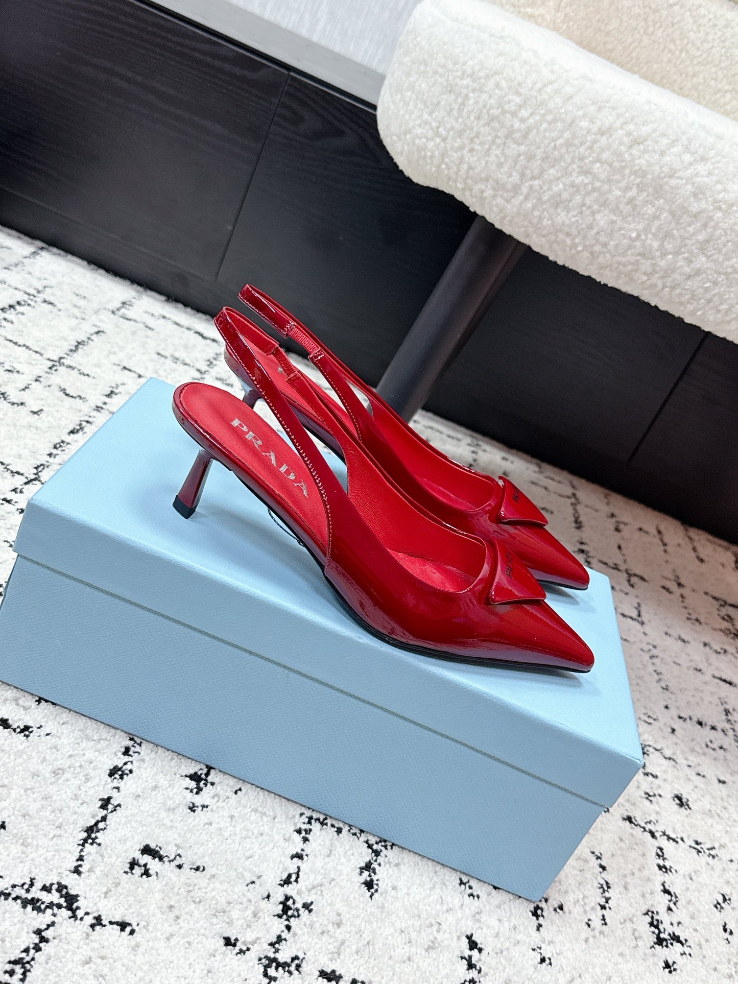 БОСОНІЖКИ PRADA 26S SLINGBACK 60 ММ З ТЕМНО-ЧЕРВОНОЇ ЛАКОВАНОЇ ТЕЛЯЧОЇ ШКІРИ