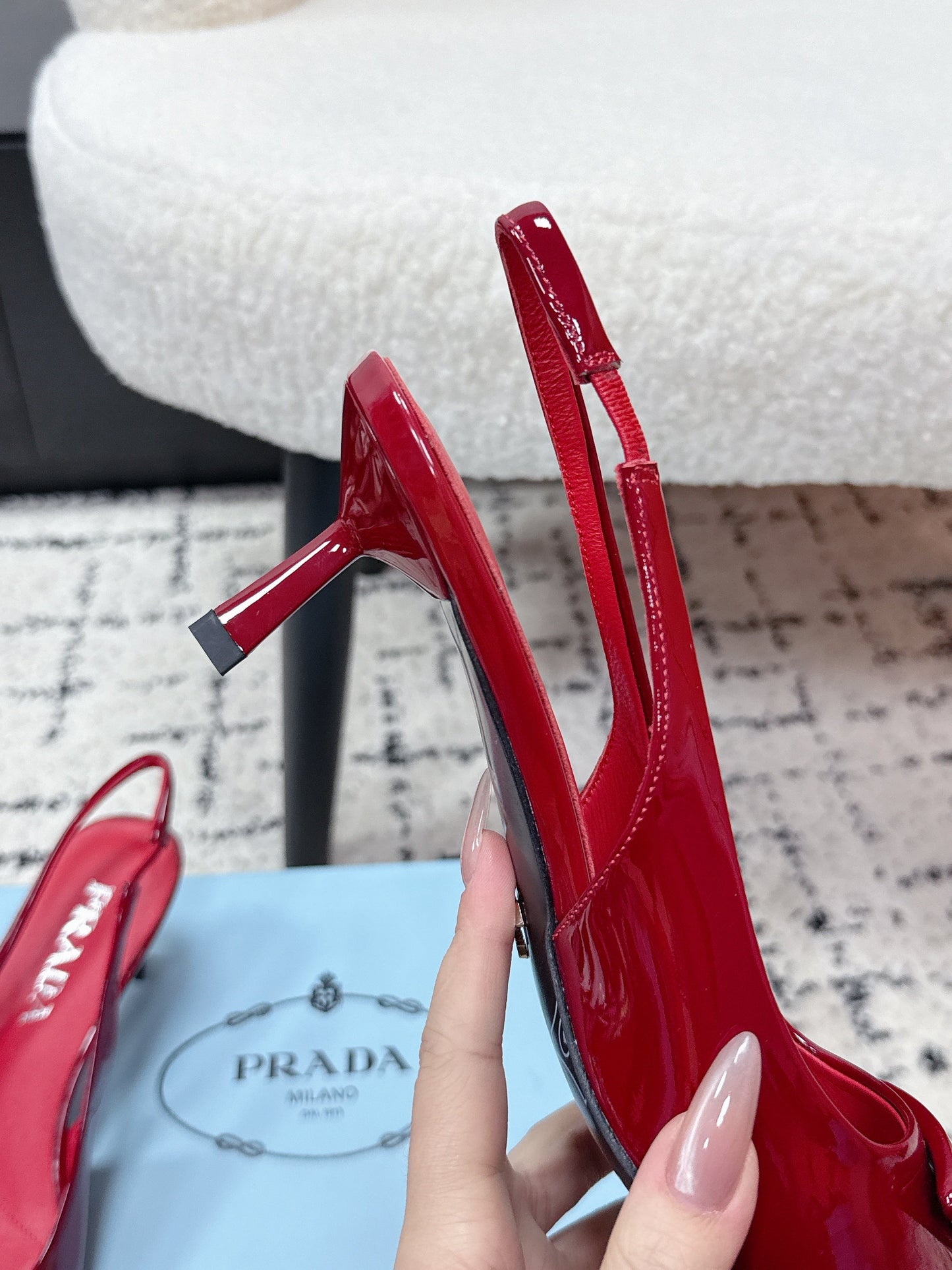БОСОНІЖКИ PRADA 26S SLINGBACK 60 ММ З ТЕМНО-ЧЕРВОНОЇ ЛАКОВАНОЇ ТЕЛЯЧОЇ ШКІРИ