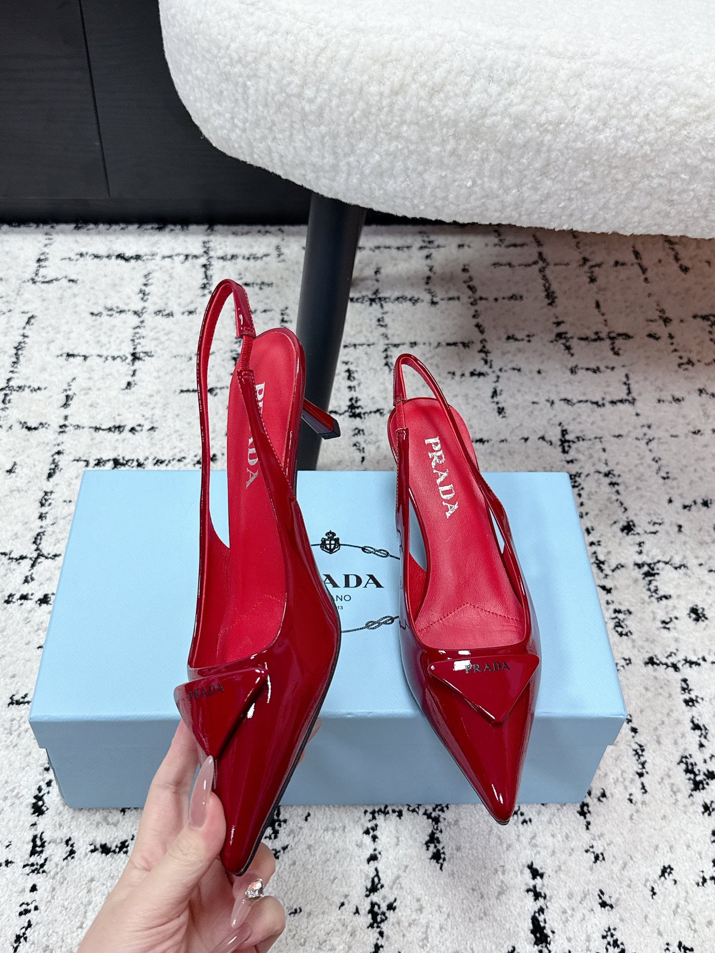 БОСОНІЖКИ PRADA 26S SLINGBACK 60 ММ З ТЕМНО-ЧЕРВОНОЇ ЛАКОВАНОЇ ТЕЛЯЧОЇ ШКІРИ