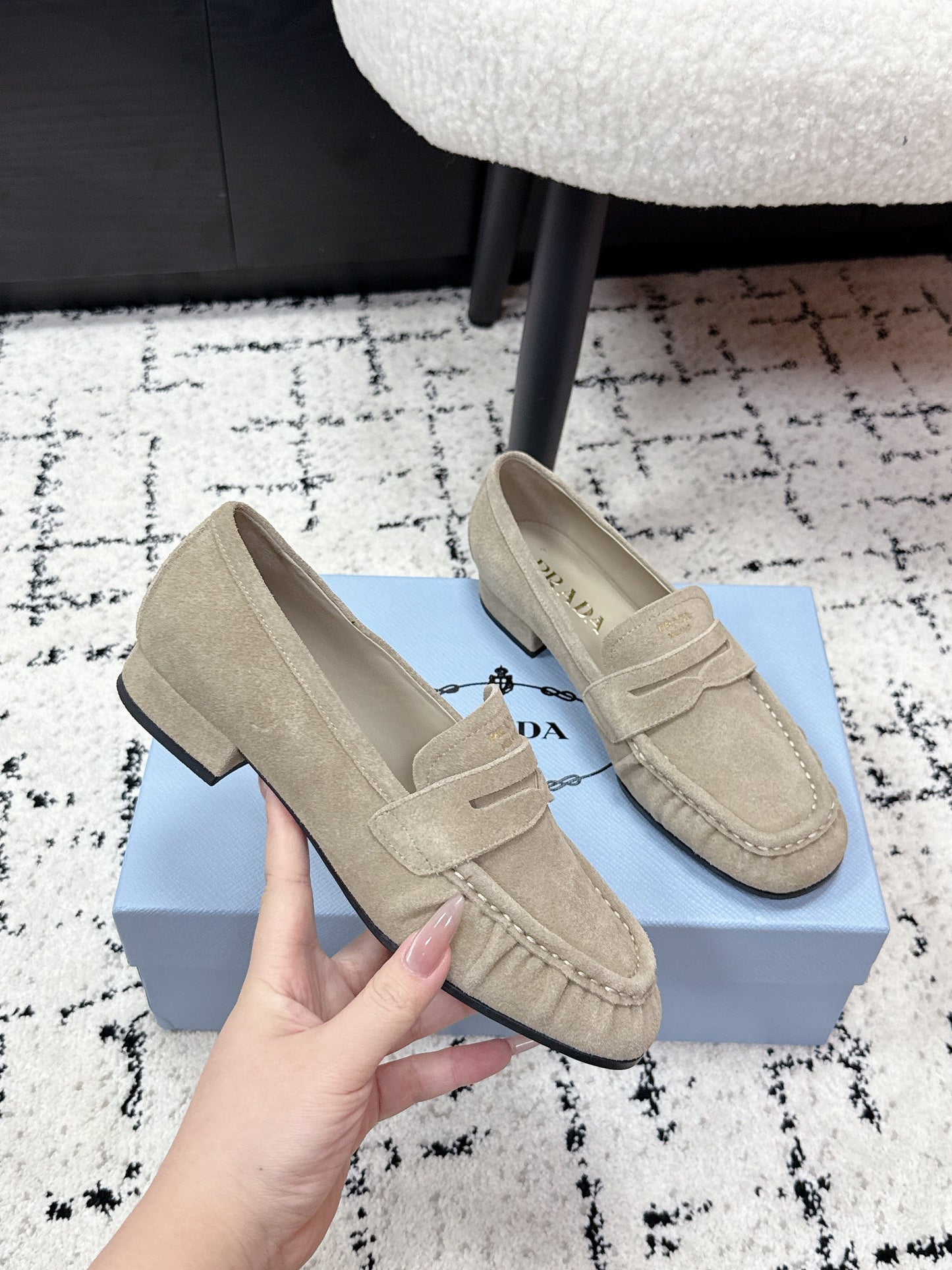 ЛОФЕРИ PRADA 26S 25 ММ З БЕЖЕВОЇ ЗАМШІ