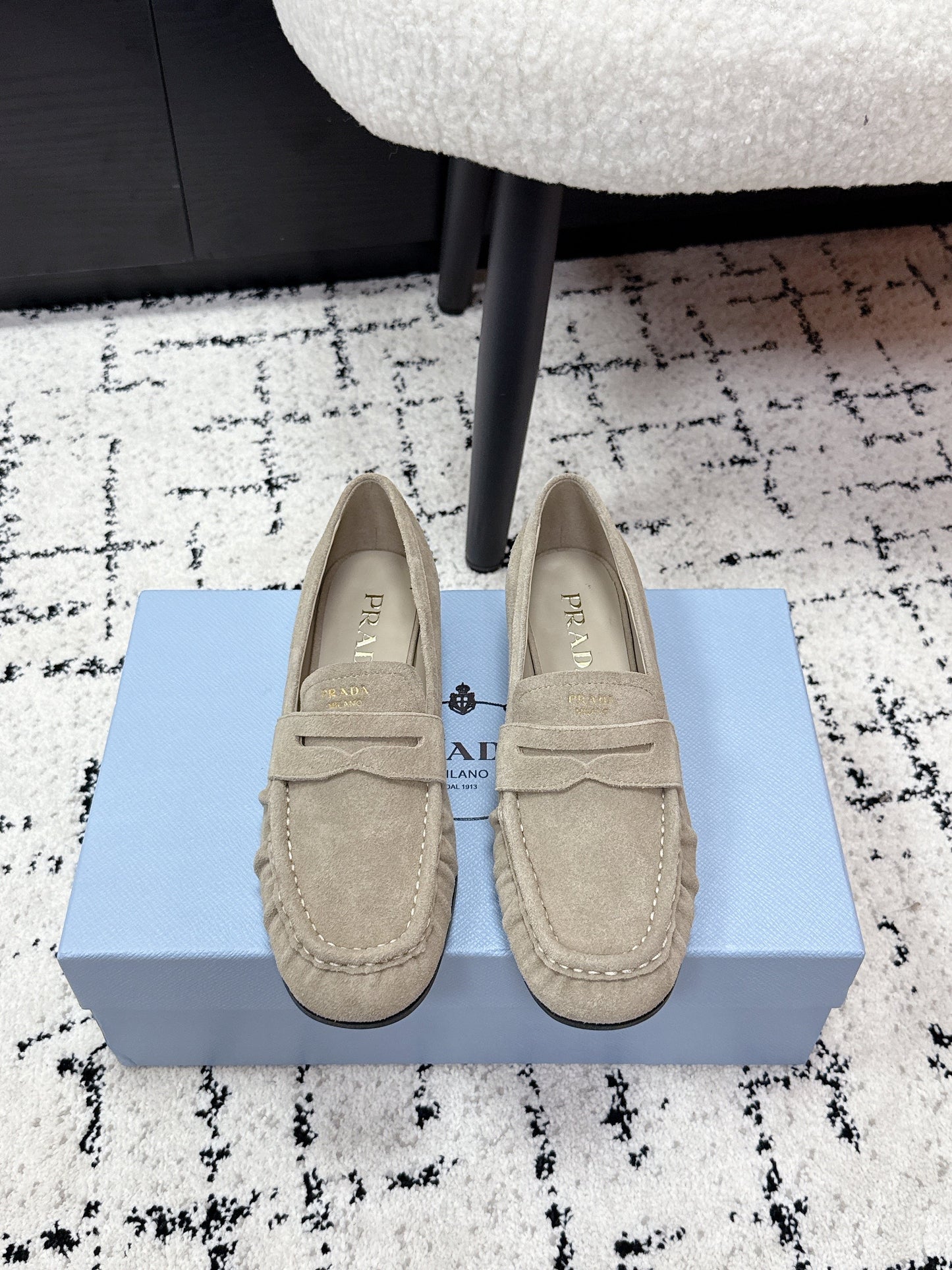 ЛОФЕРИ PRADA 26S 25 ММ З БЕЖЕВОЇ ЗАМШІ
