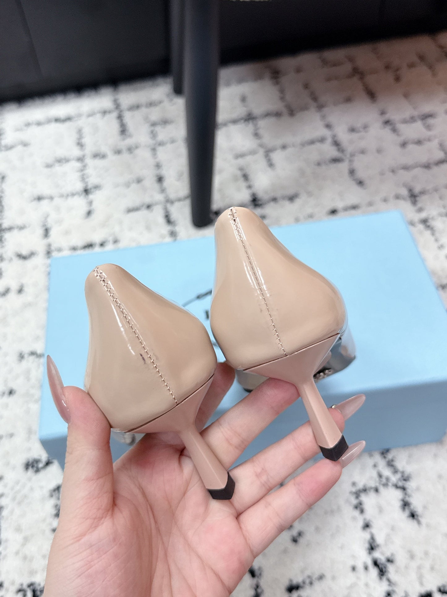 PRADA 26S POINTED-TOE HIGH HEELS 60MM IN BEIGE PATENT CALFSKIN WITH LOGO