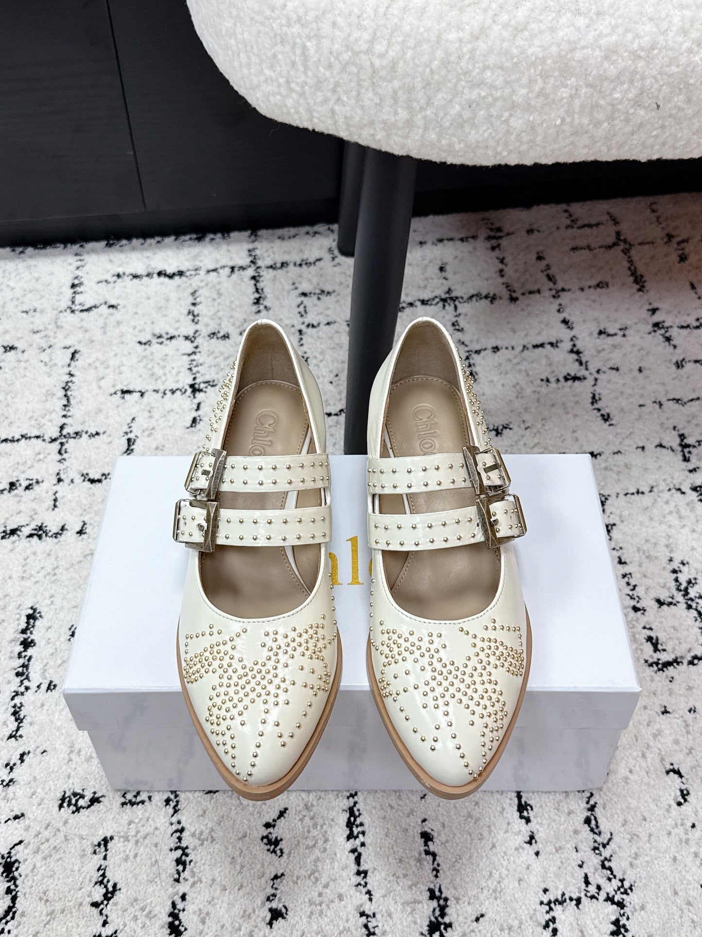 CHLOÉ 26S METAL STUD SHOES IN CREAM WHITE CALFSKIN