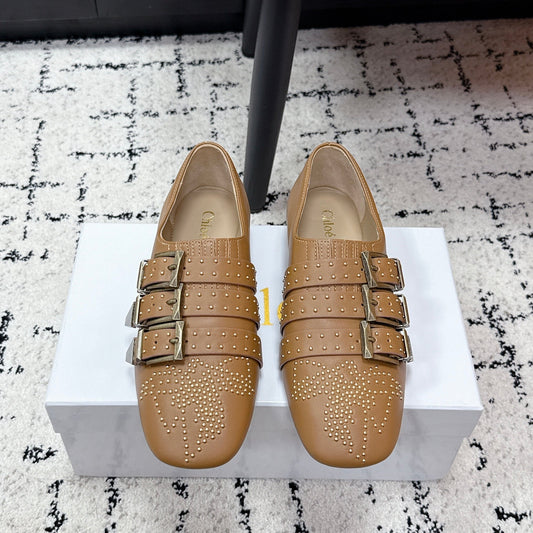 БАЛЕТКИ CHLOÉ 26S З КОРИЧНЕВОЇ ТЕЛЯЧОЇ ШКІРИ З МЕТАЛЕВИМИ ЗАКЛЕПКАМИ