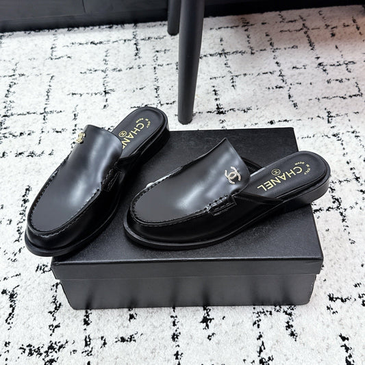 МЮЛІ-ЛОФЕРИ CHANEL 26S З ЧОРНОЇ ГЛАДКОЇ ТЕЛЯЧОЇ ШКІРИ З ЛОГОТИПОМ CC
