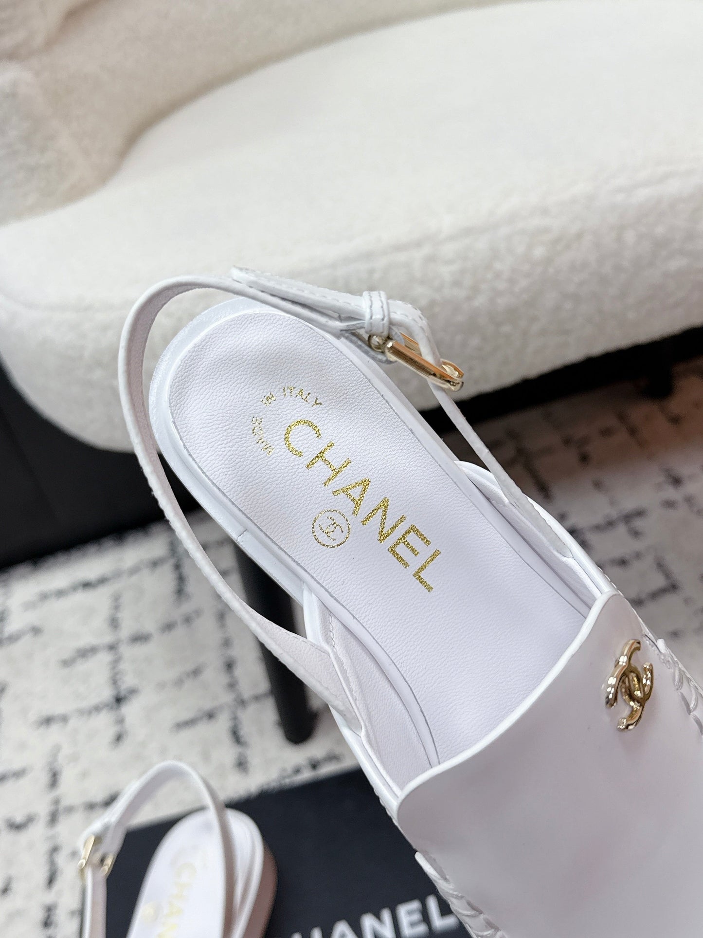 CHANEL 26S SLINGBACK LOAFERS IN WHITE PATENT CALFSKIN WITH CC LOGO