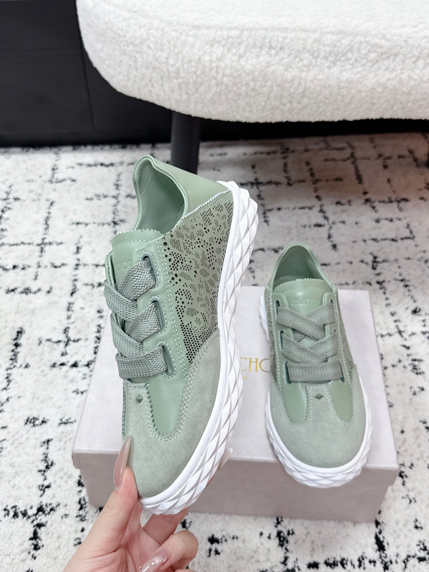 КРОСІВКИ JIMMY CHOO 26S З ЗАМШІ КОЛЬОРУ ШАВЛІЇ