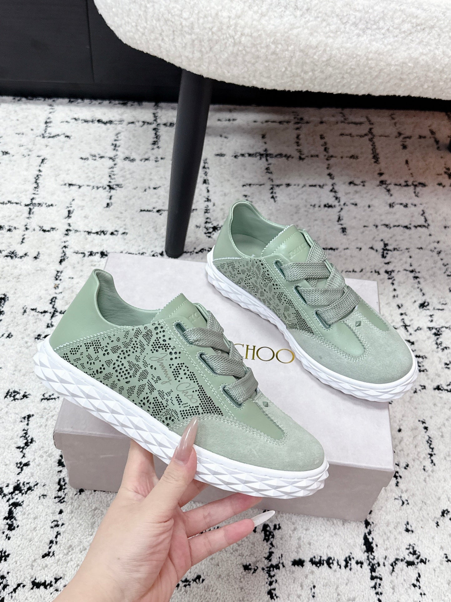 КРОСІВКИ JIMMY CHOO 26S З ЗАМШІ КОЛЬОРУ ШАВЛІЇ