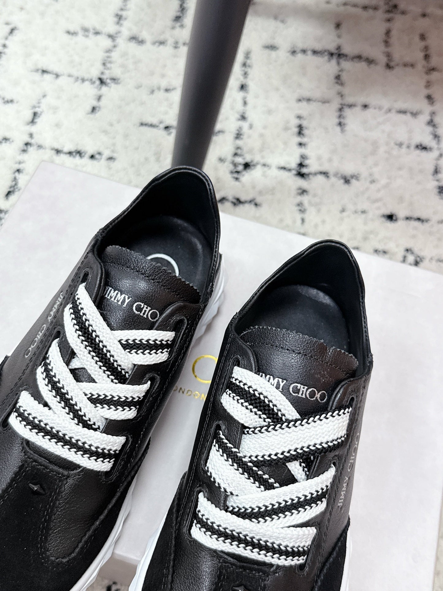 КРОСІВКИ JIMMY CHOO 26S З ЧОРНОЇ ТЕЛЯЧОЇ ШКІРИ ТА ЗАМШІ
