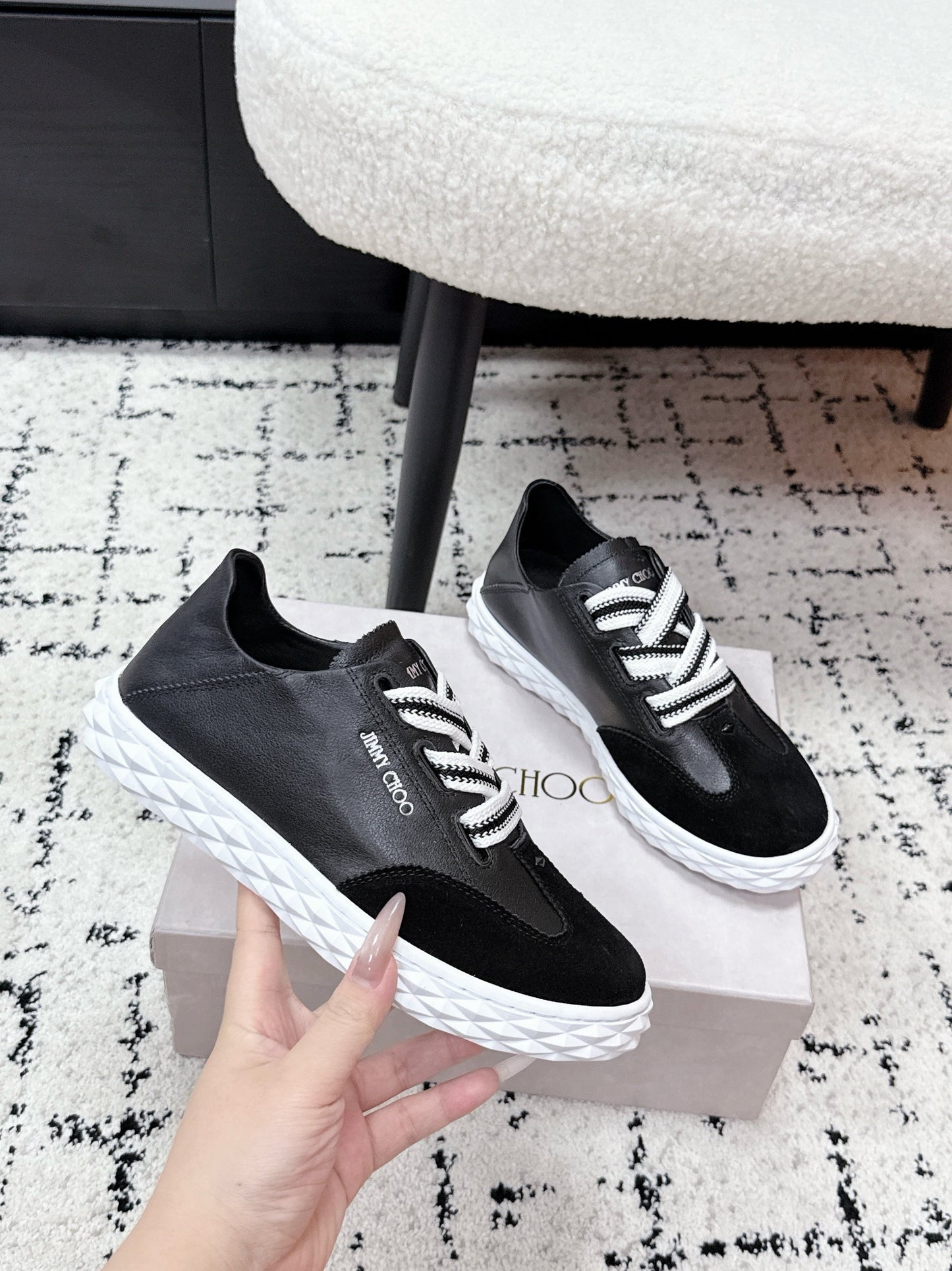 КРОСІВКИ JIMMY CHOO 26S З ЧОРНОЇ ТЕЛЯЧОЇ ШКІРИ ТА ЗАМШІ