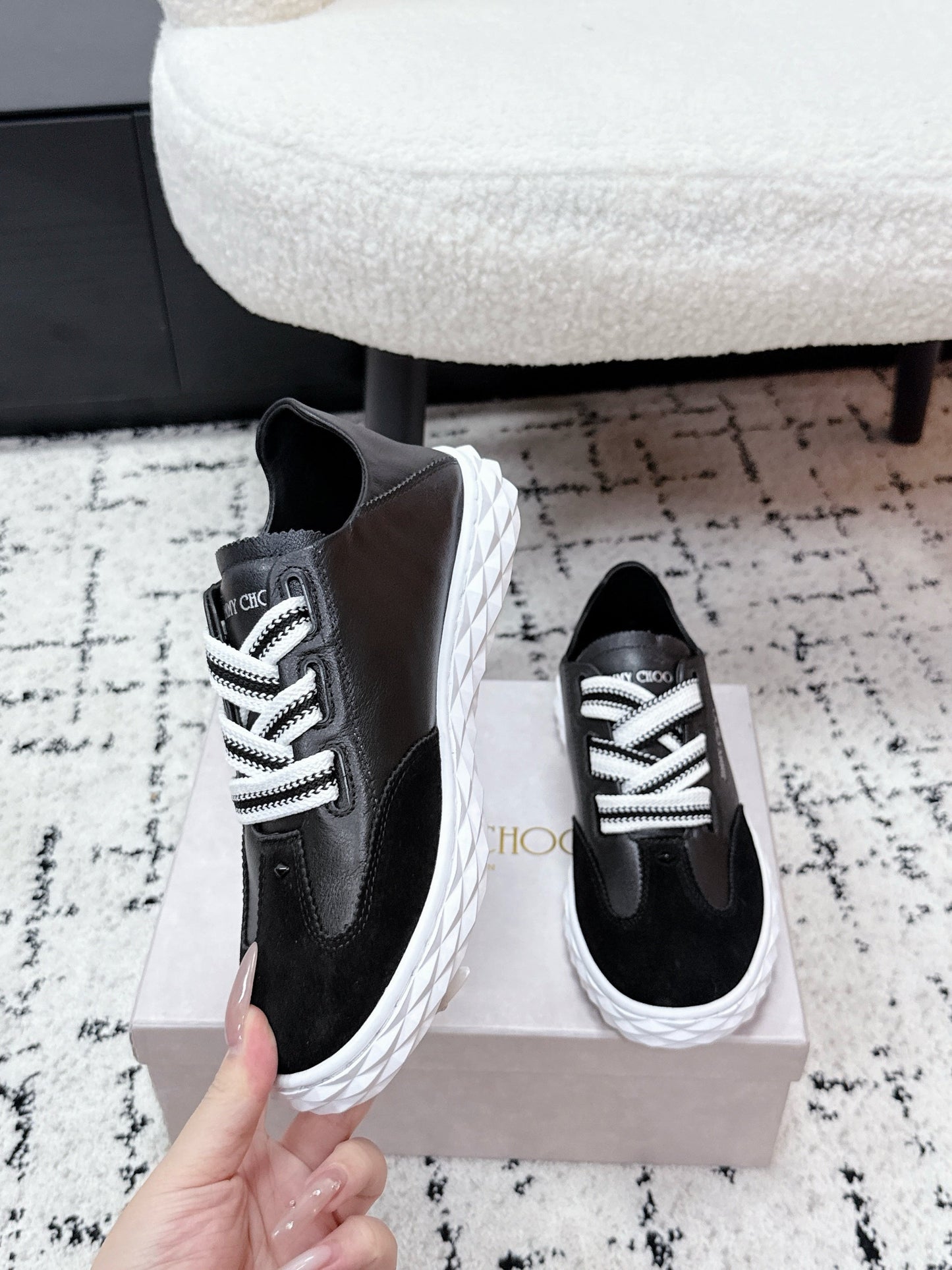 КРОСІВКИ JIMMY CHOO 26S З ЧОРНОЇ ТЕЛЯЧОЇ ШКІРИ ТА ЗАМШІ