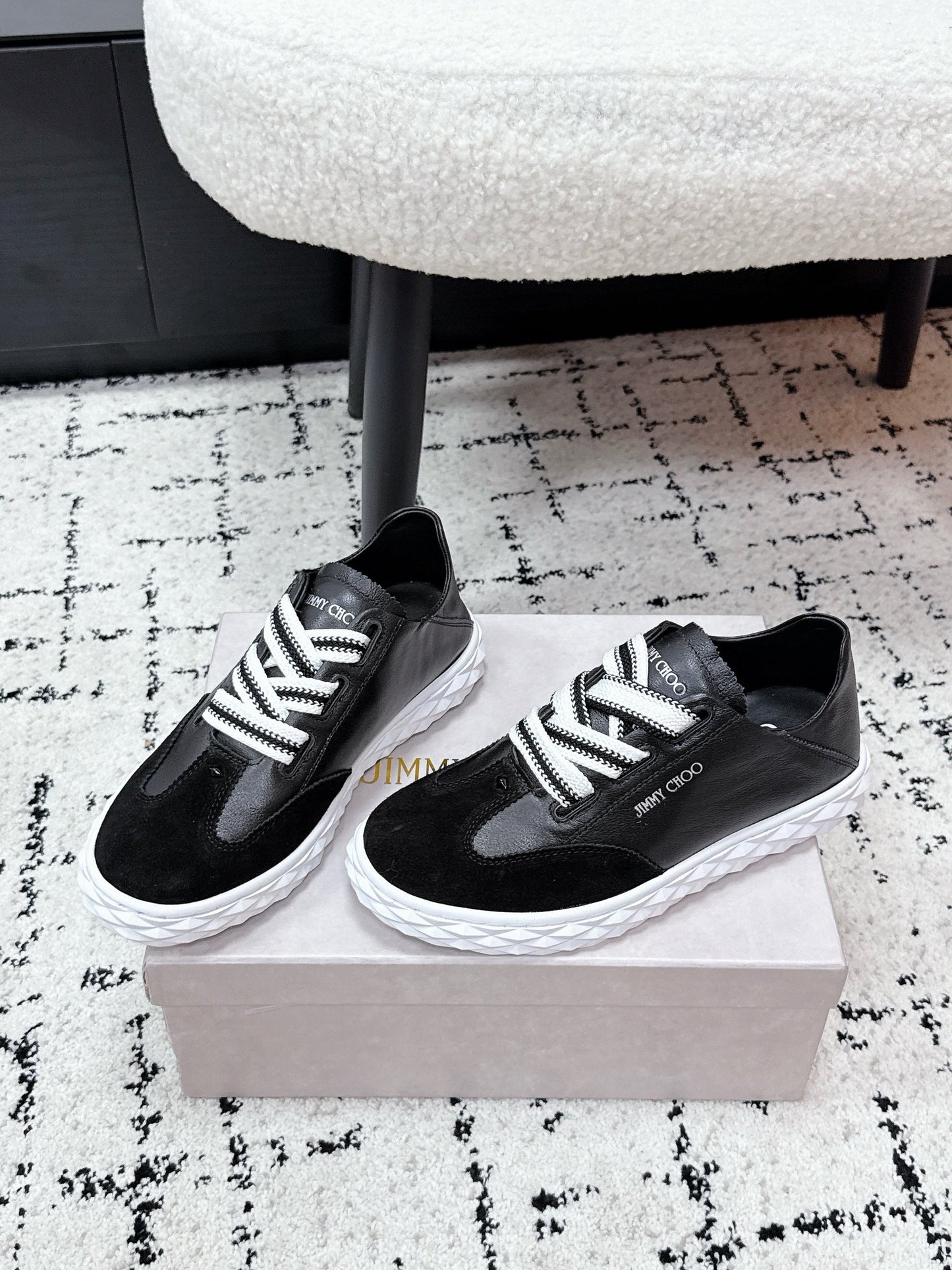 КРОСІВКИ JIMMY CHOO 26S З ЧОРНОЇ ТЕЛЯЧОЇ ШКІРИ ТА ЗАМШІ