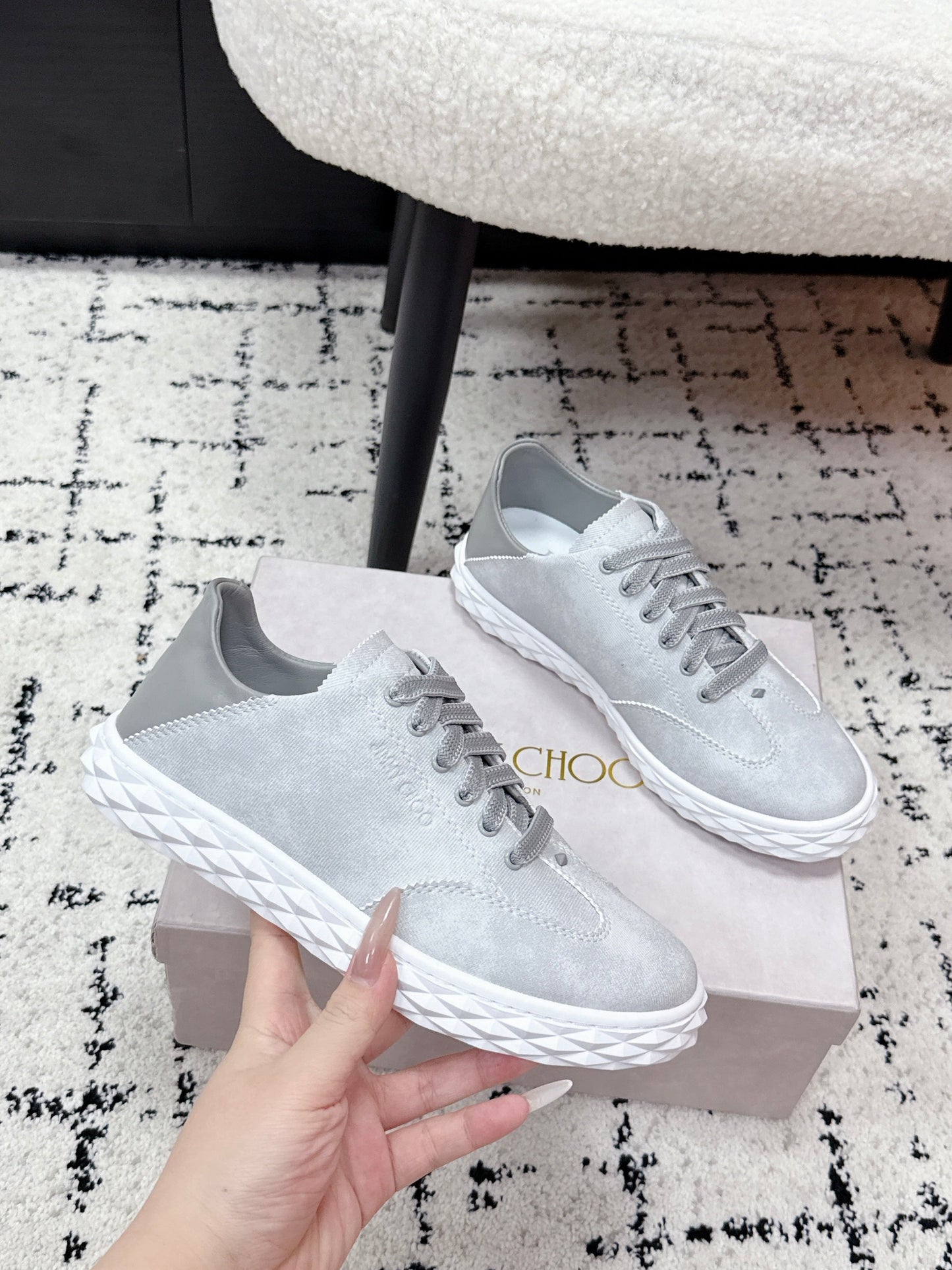 КРОСІВКИ JIMMY CHOO 26S З СІРОЇ ЗАМШІ