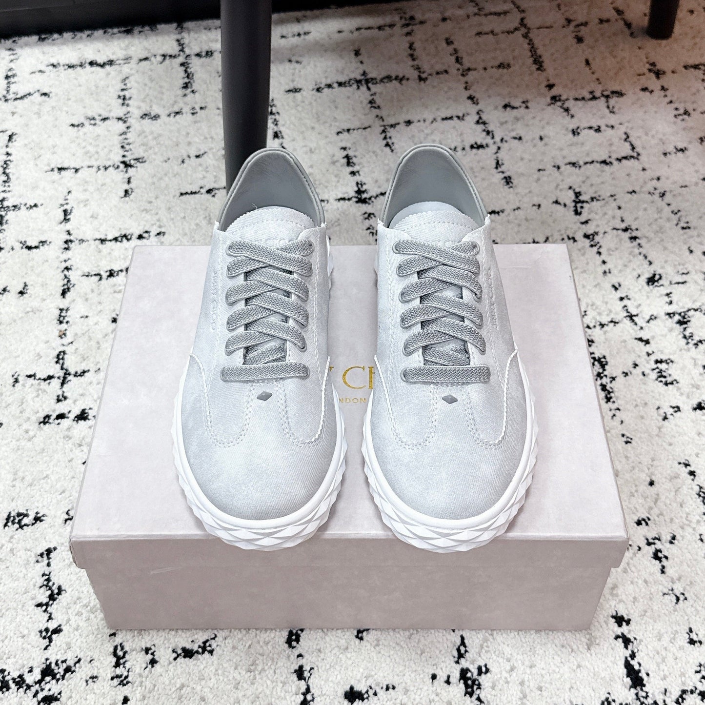 КРОСІВКИ JIMMY CHOO 26S З СІРОЇ ЗАМШІ