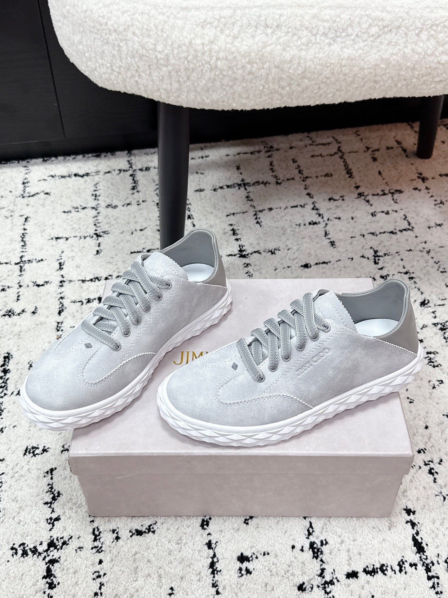 КРОСІВКИ JIMMY CHOO 26S З СІРОЇ ЗАМШІ