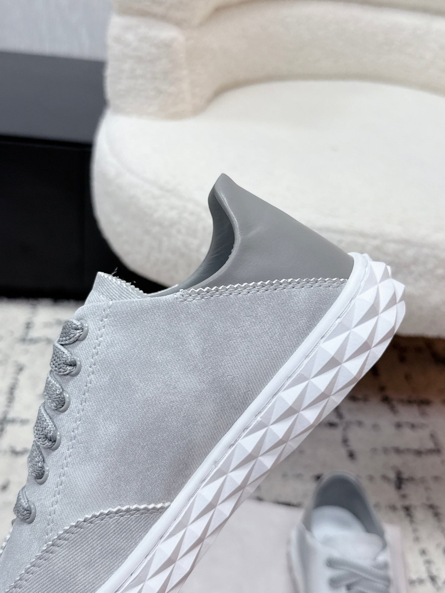 КРОСІВКИ JIMMY CHOO 26S З СІРОЇ ЗАМШІ