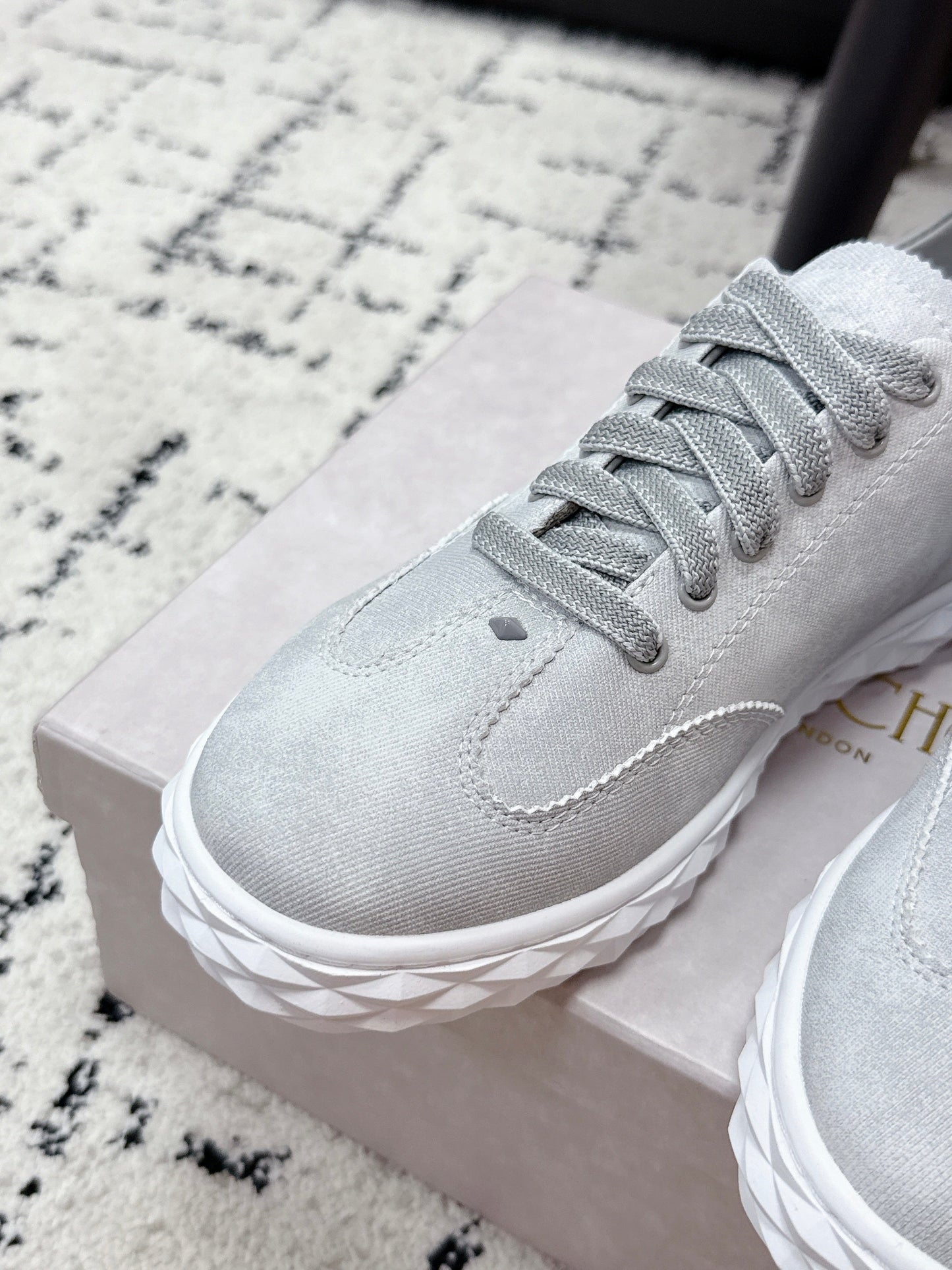 КРОСІВКИ JIMMY CHOO 26S З СІРОЇ ЗАМШІ
