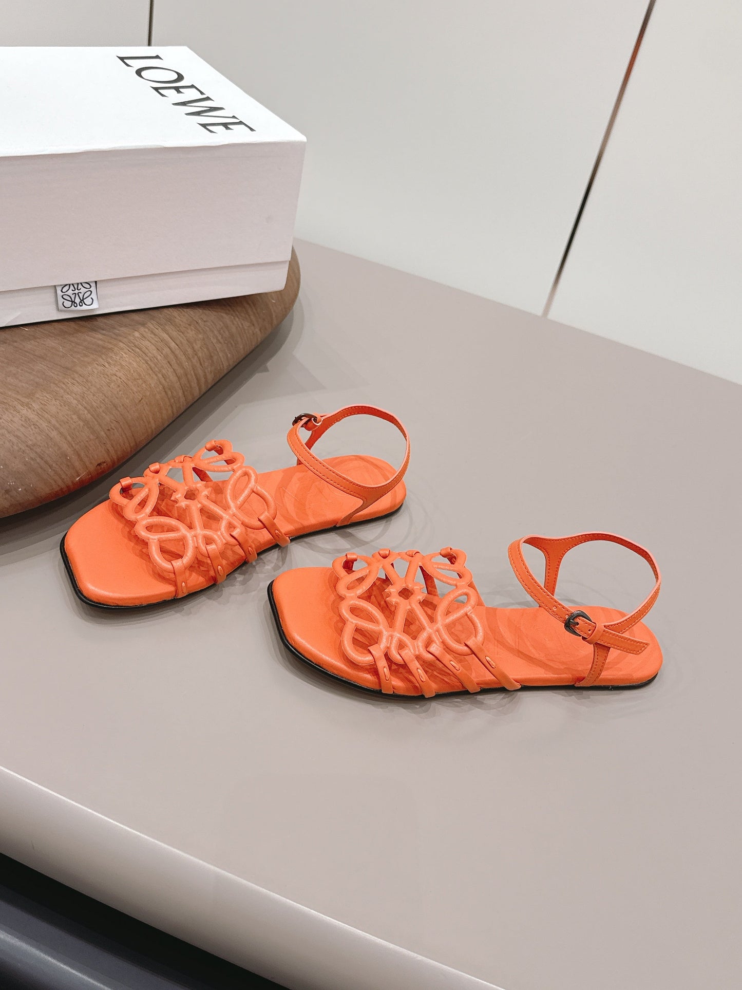 LOEWE 26S SQUARE TOE SANDALS IN ORANGE CALFSKIN LOGO