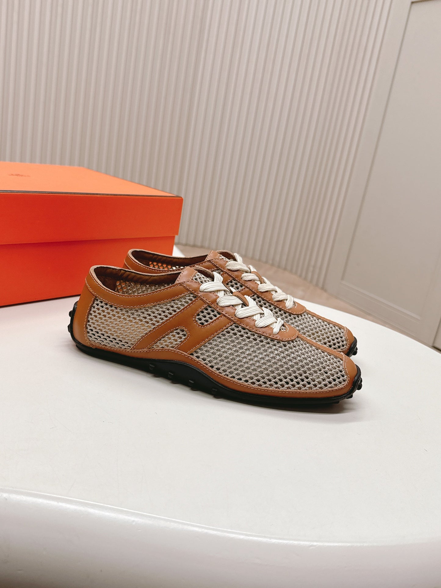 KIGA SNEAKER IN WHITE CROCHET KNIT AND BRONZE BROWN CALFSKIN - 35