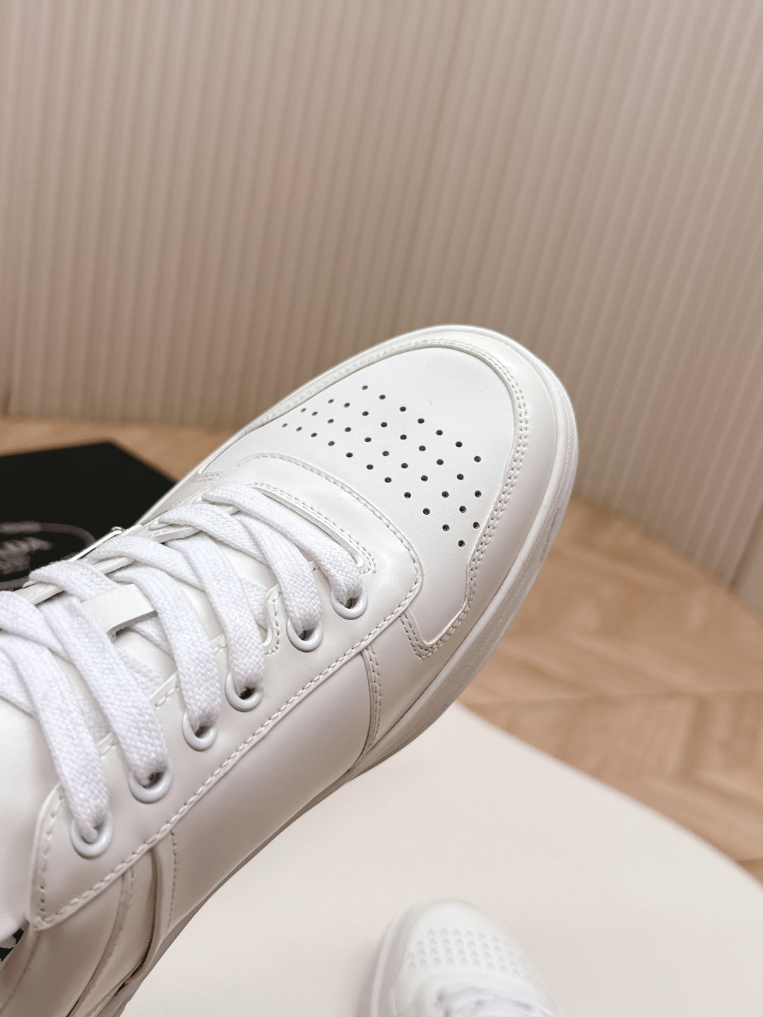 PRADA 25S DOWNTOWN SNEAKERS IN WHITE CALFSKIN SILVER HARDWARE - 35