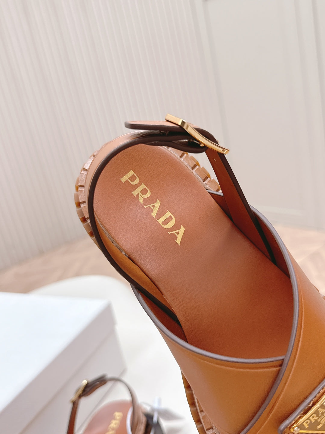 PRADA 25S SANDALS IN LIGHT TAN CALFSKIN LOGO GOLD HARDWARE - 35
