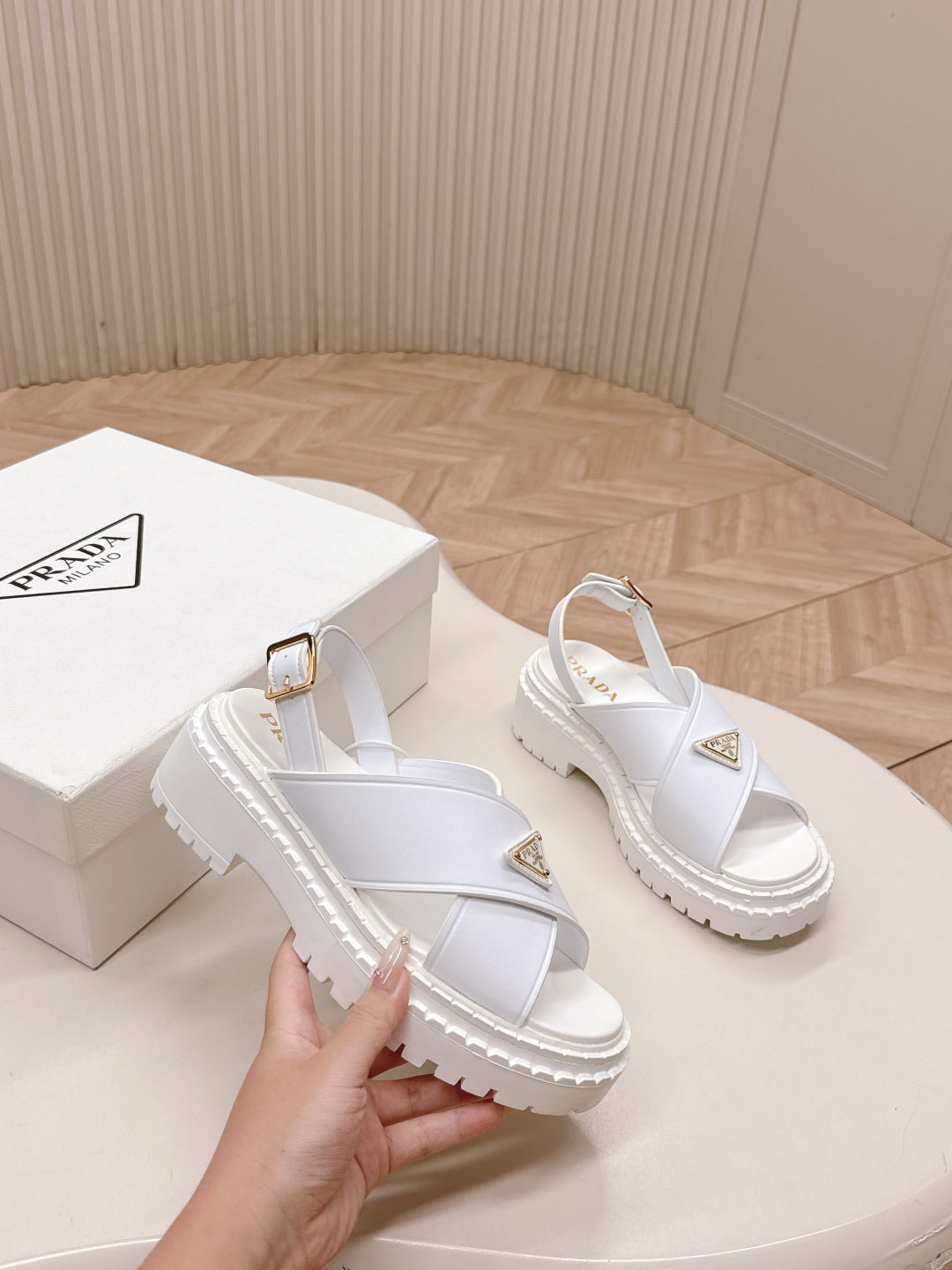 PRADA 25S SANDALS IN WHITE CALFSKIN LOGO GOLD HARDWARE - 35