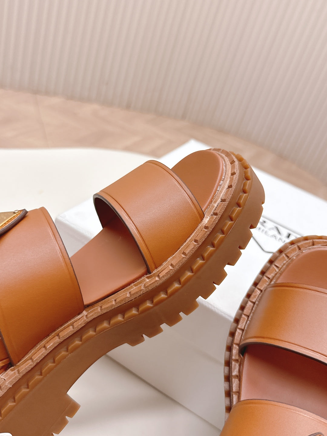 PRADA 25S SANDALS IN LIGHT TAN CALFSKIN LOGO - 35
