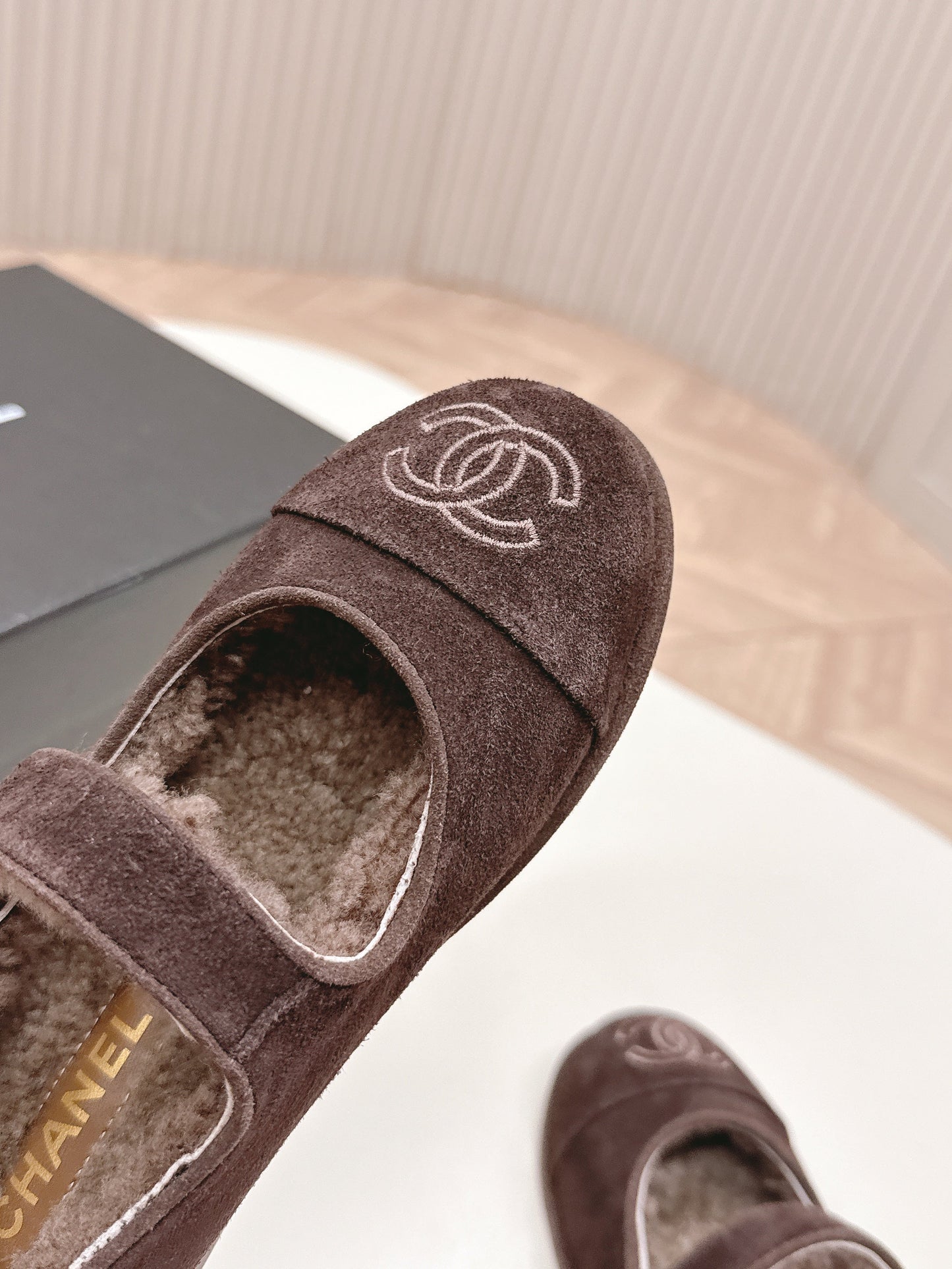 CHANEL FLAT MARY JANE SHOES 25S IN DARK BROWN VELVET - 35
