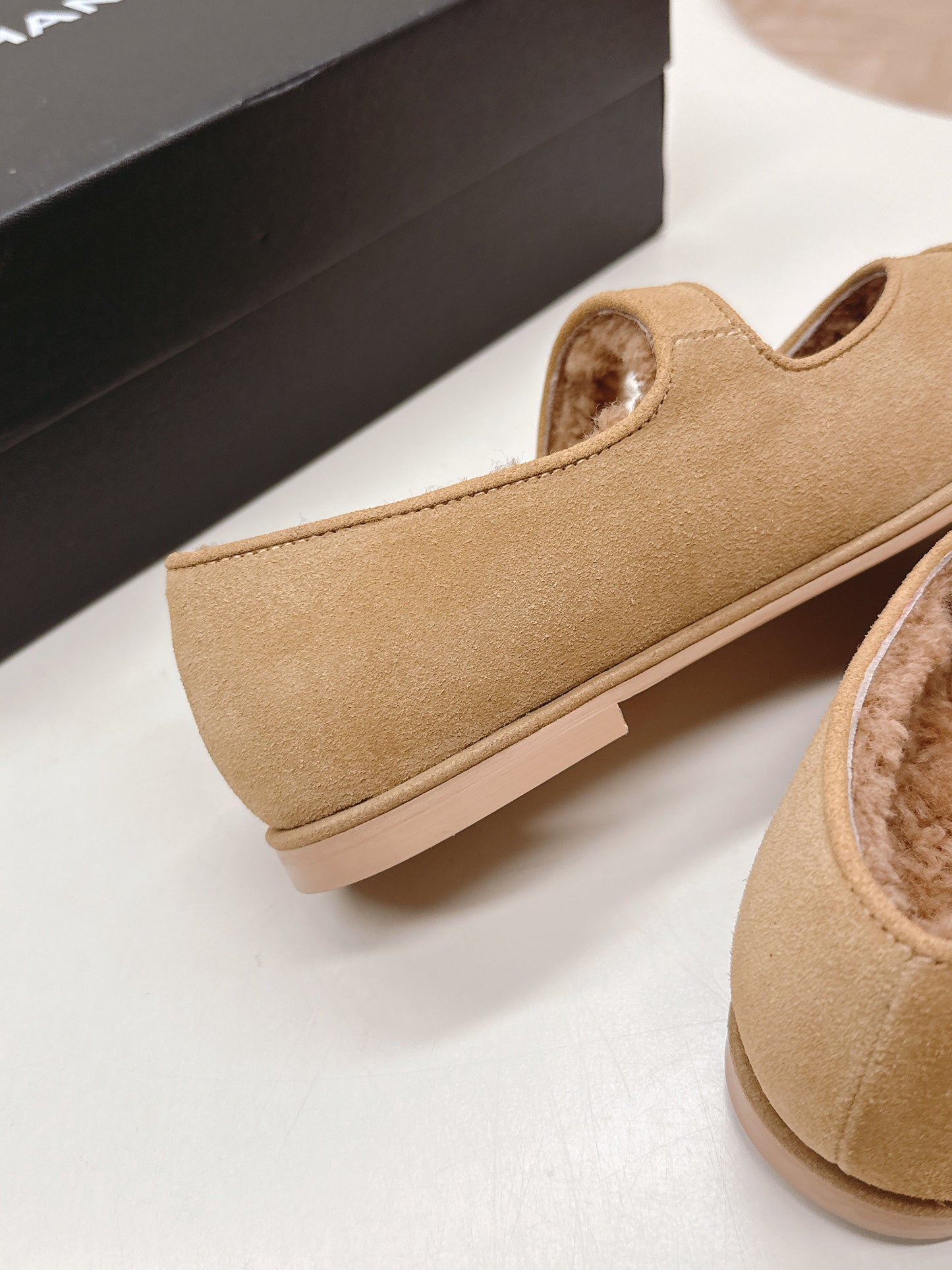 CHANEL FLAT MARY JANE SHOES 25S IN WARM BEIGE VELVET - 35