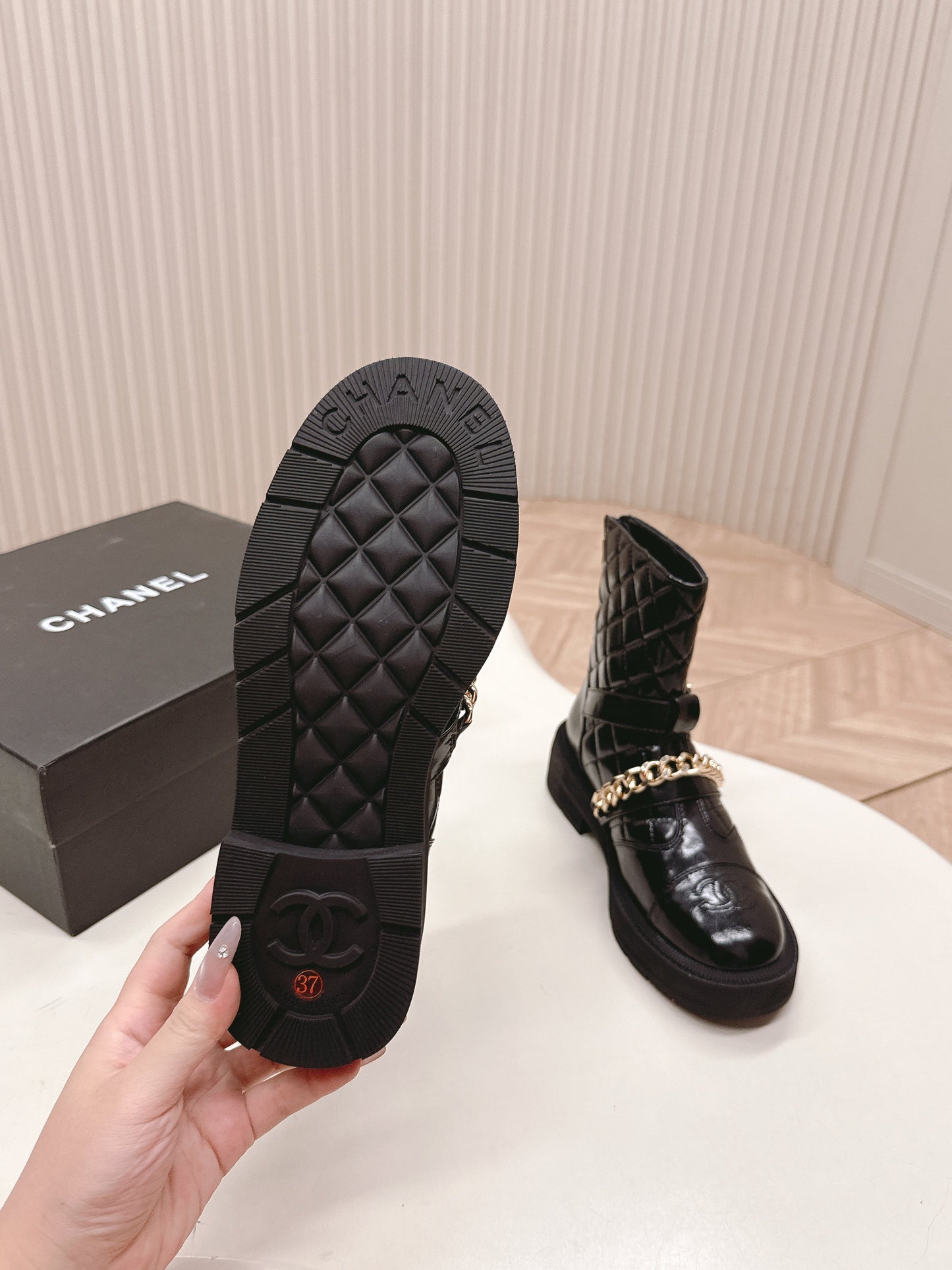 CHANEL ANKLE BOOTS 25S IN BLACK SHINY LAMBSKIN WITH GOLD HARDWARE - 35