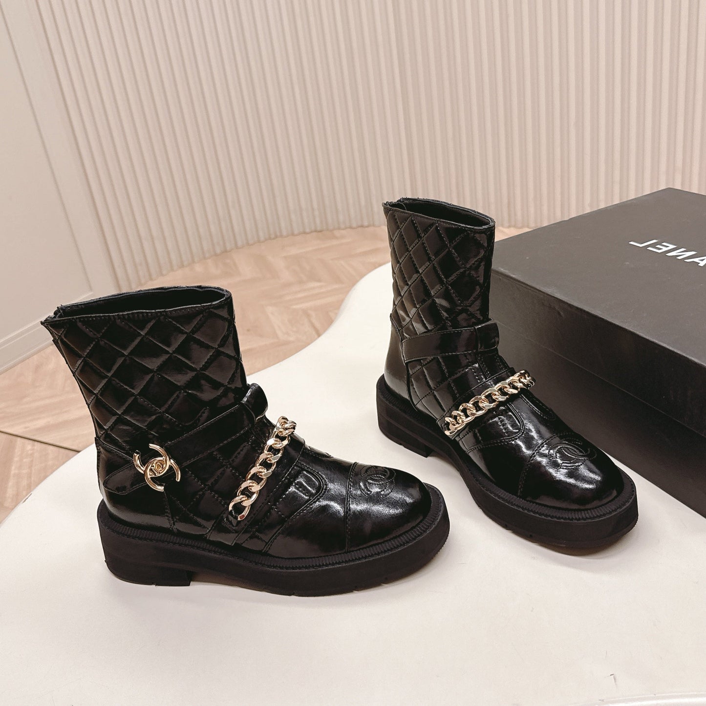 CHANEL ANKLE BOOTS 25S IN BLACK SHINY LAMBSKIN WITH GOLD HARDWARE - 35