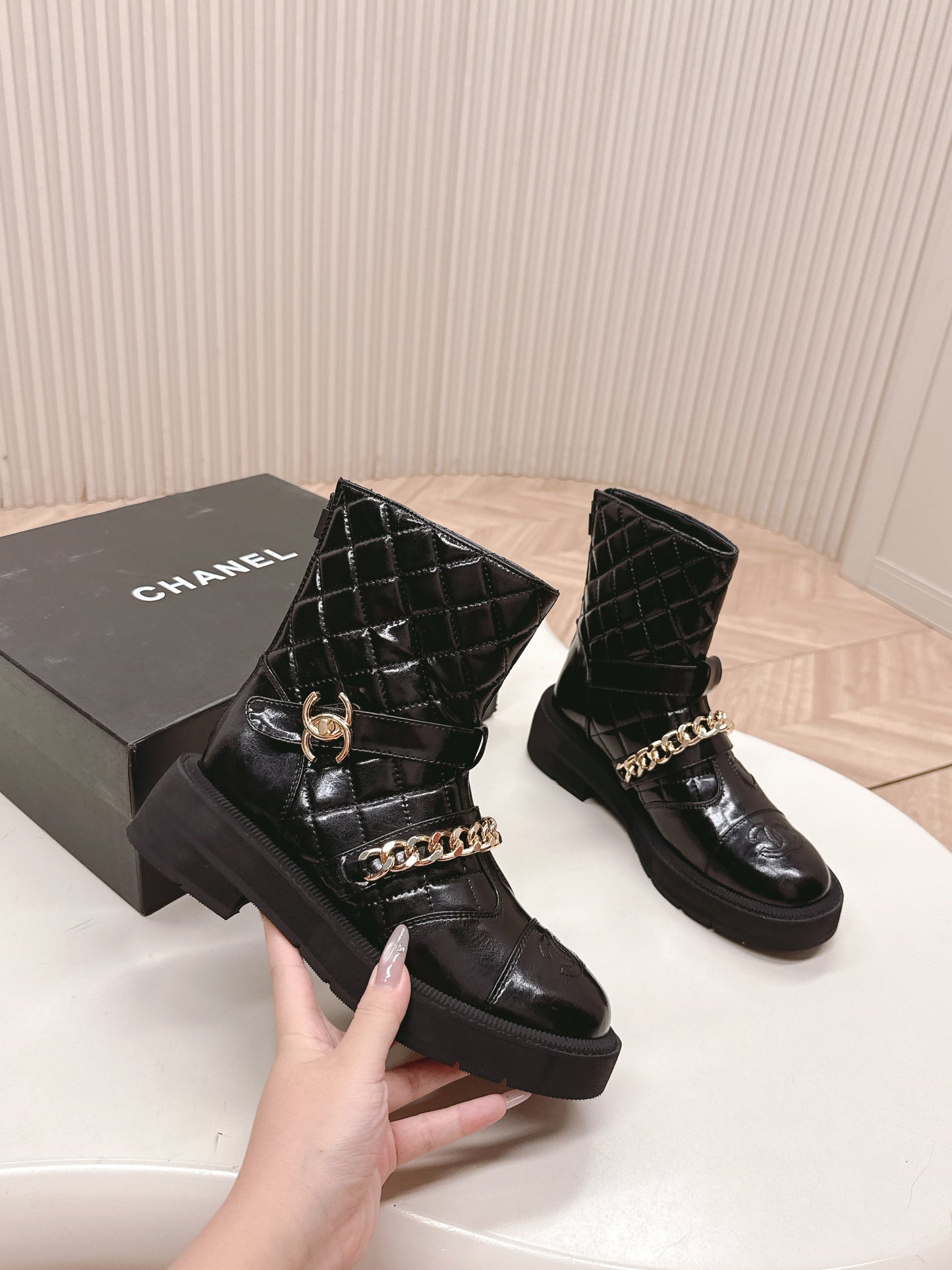 CHANEL ANKLE BOOTS 25S IN BLACK SHINY LAMBSKIN WITH GOLD HARDWARE - 35