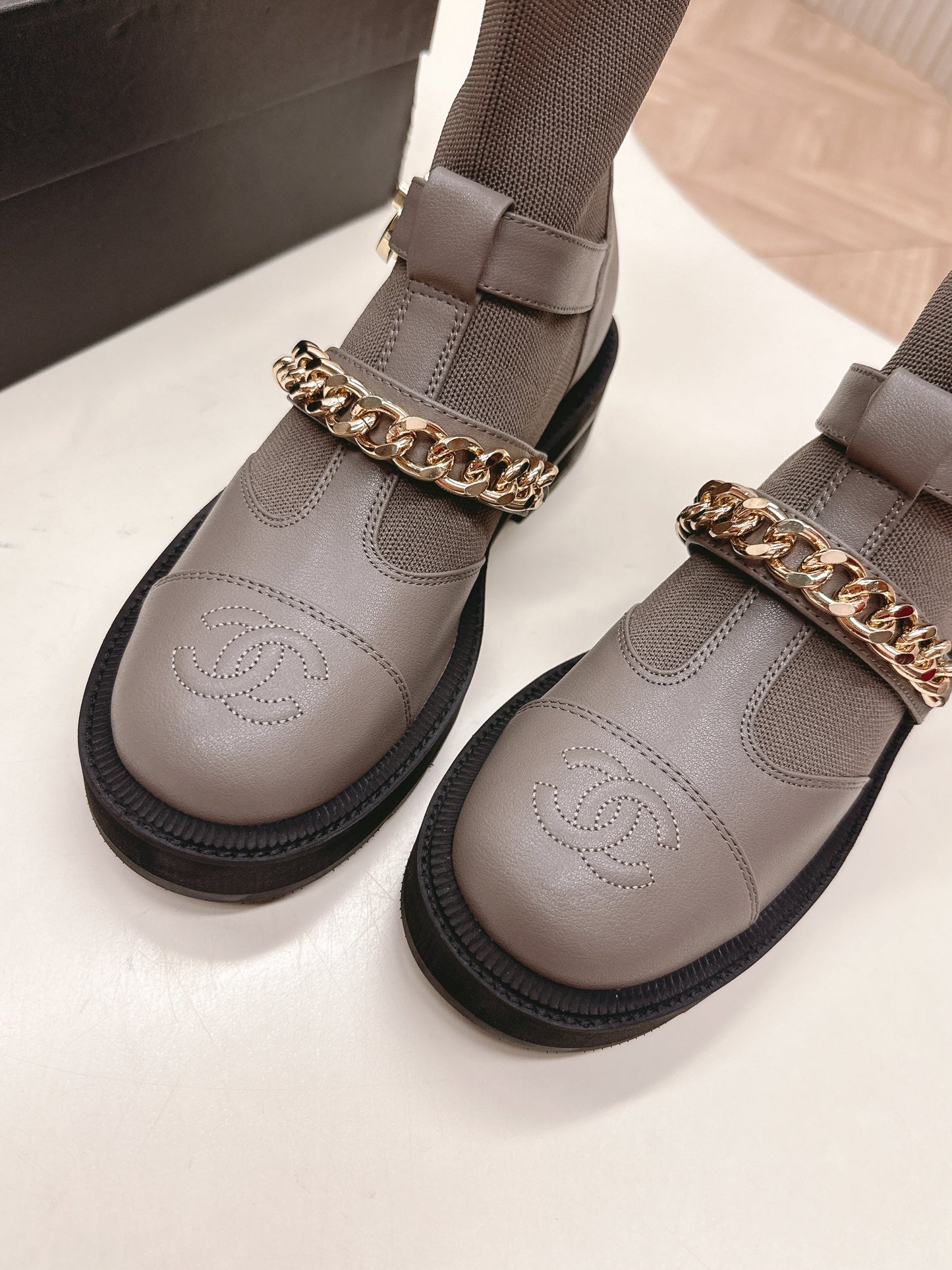 CHANEL ANKLE BOOTS 25S IN SMOKY GRAY LAMBSKIN AND FABRIC WITH GOLD HARDWARE - 35