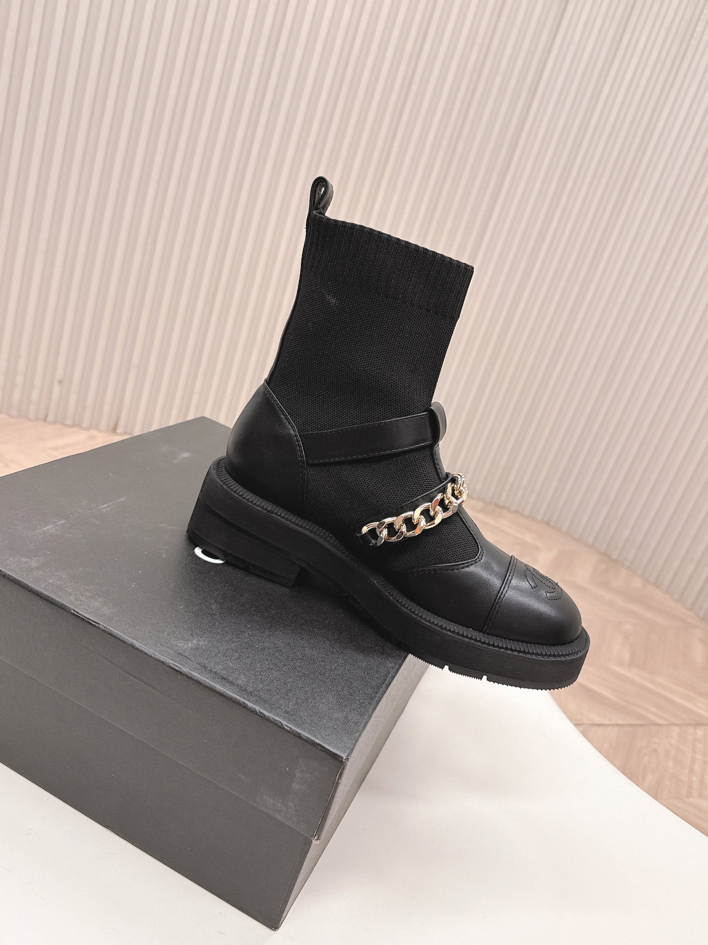 CHANEL ANKLE BOOTS 25S IN BLACK LAMBSKIN AND FABRIC WITH GOLD HARDWARE - 35
