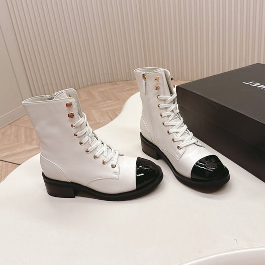 CHANEL ANKLE BOOTS 25S IN WHITE MIX BLACK LAMBSKIN WITH ZIPPER - 35