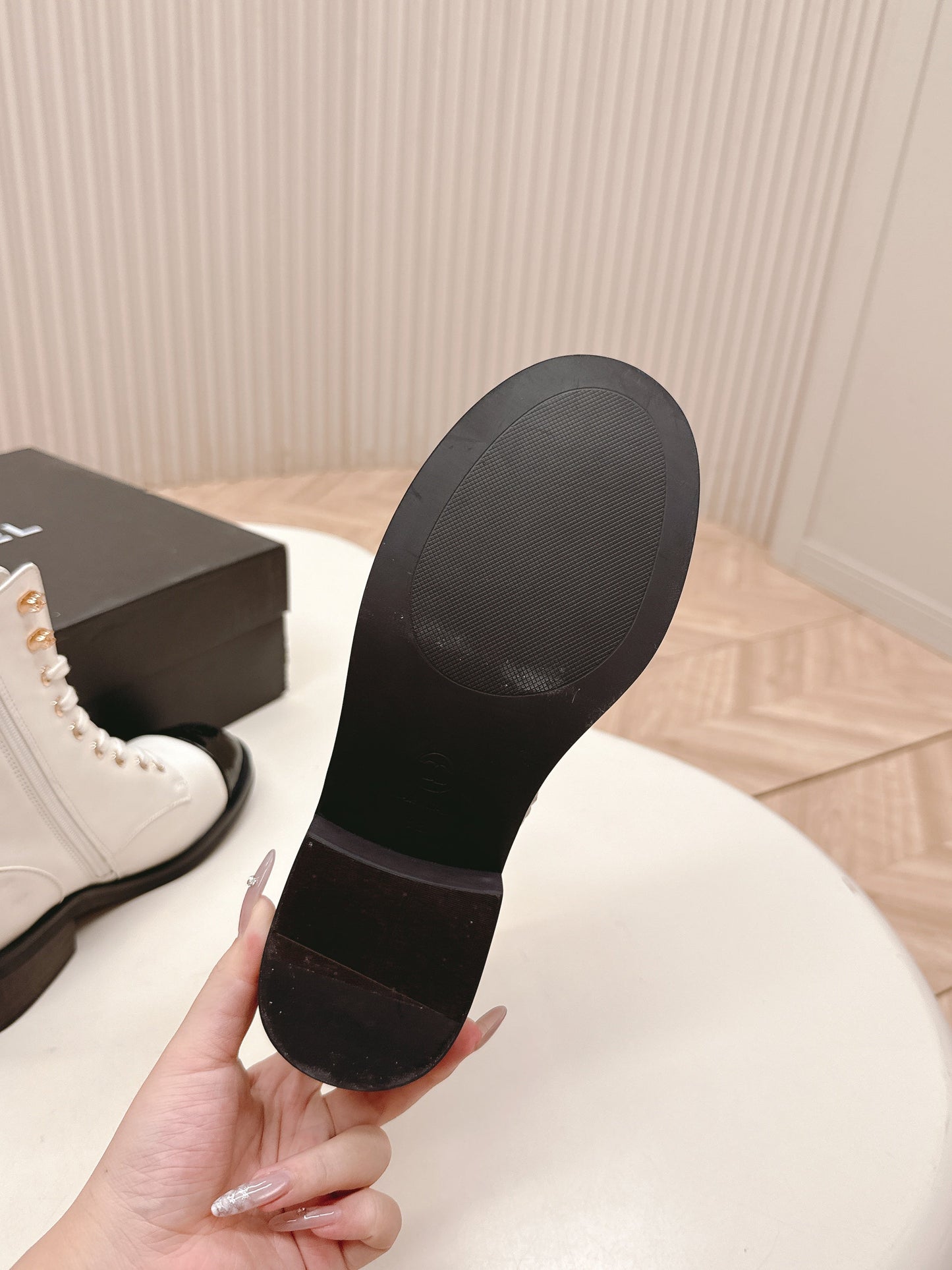 CHANEL ANKLE BOOTS 25S IN WHITE MIX BLACK LAMBSKIN WITH ZIPPER - 35