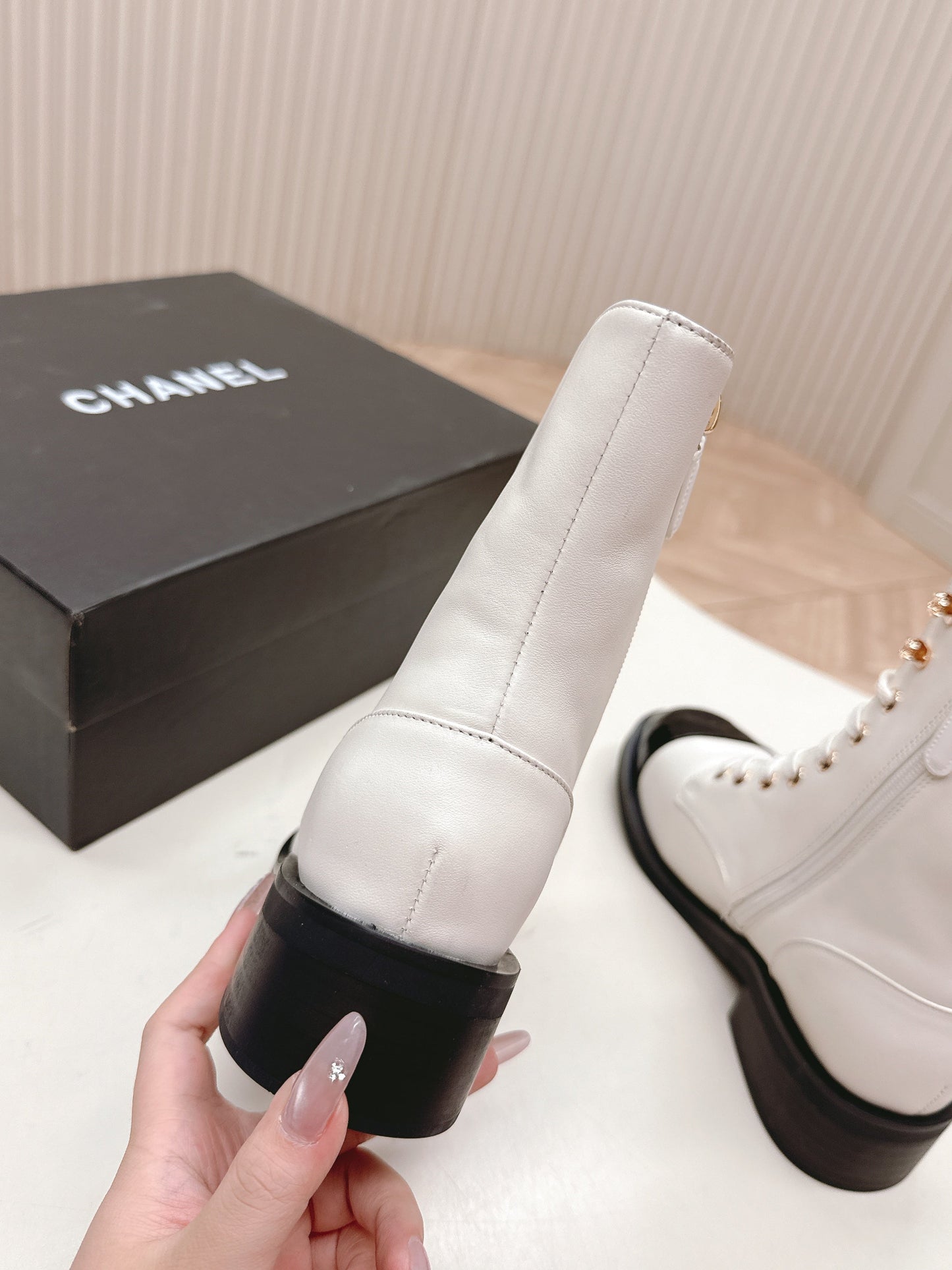 CHANEL ANKLE BOOTS 25S IN WHITE MIX BLACK LAMBSKIN WITH ZIPPER - 35